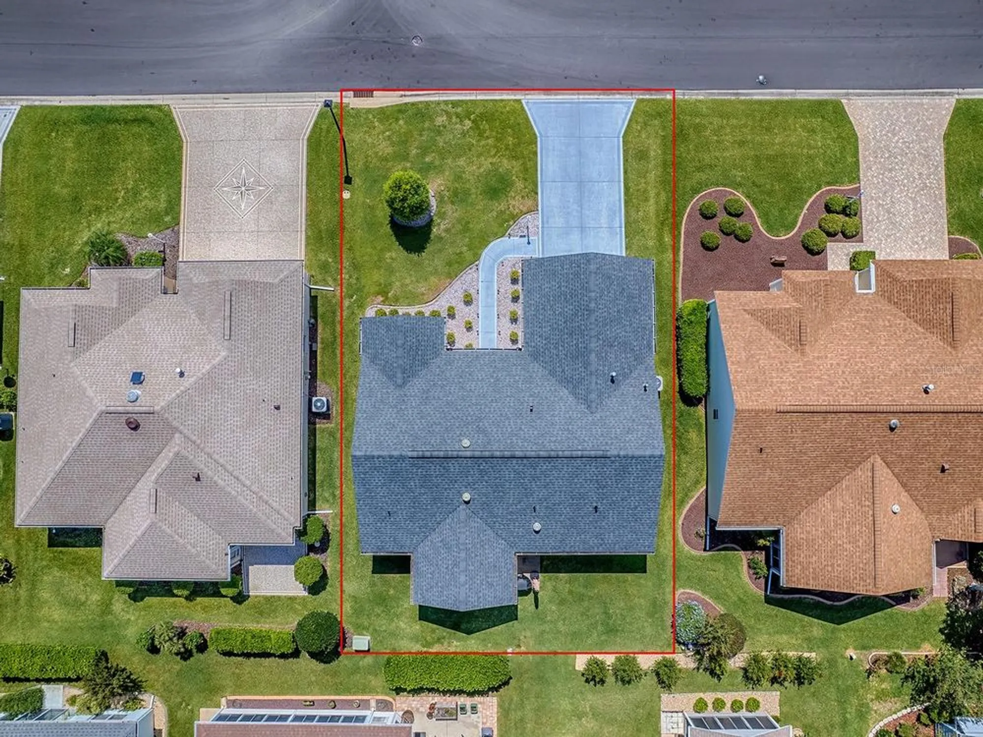 Property Slideshow image 37 of 42 | 2412 merida cir, The Villages, FL, 32162