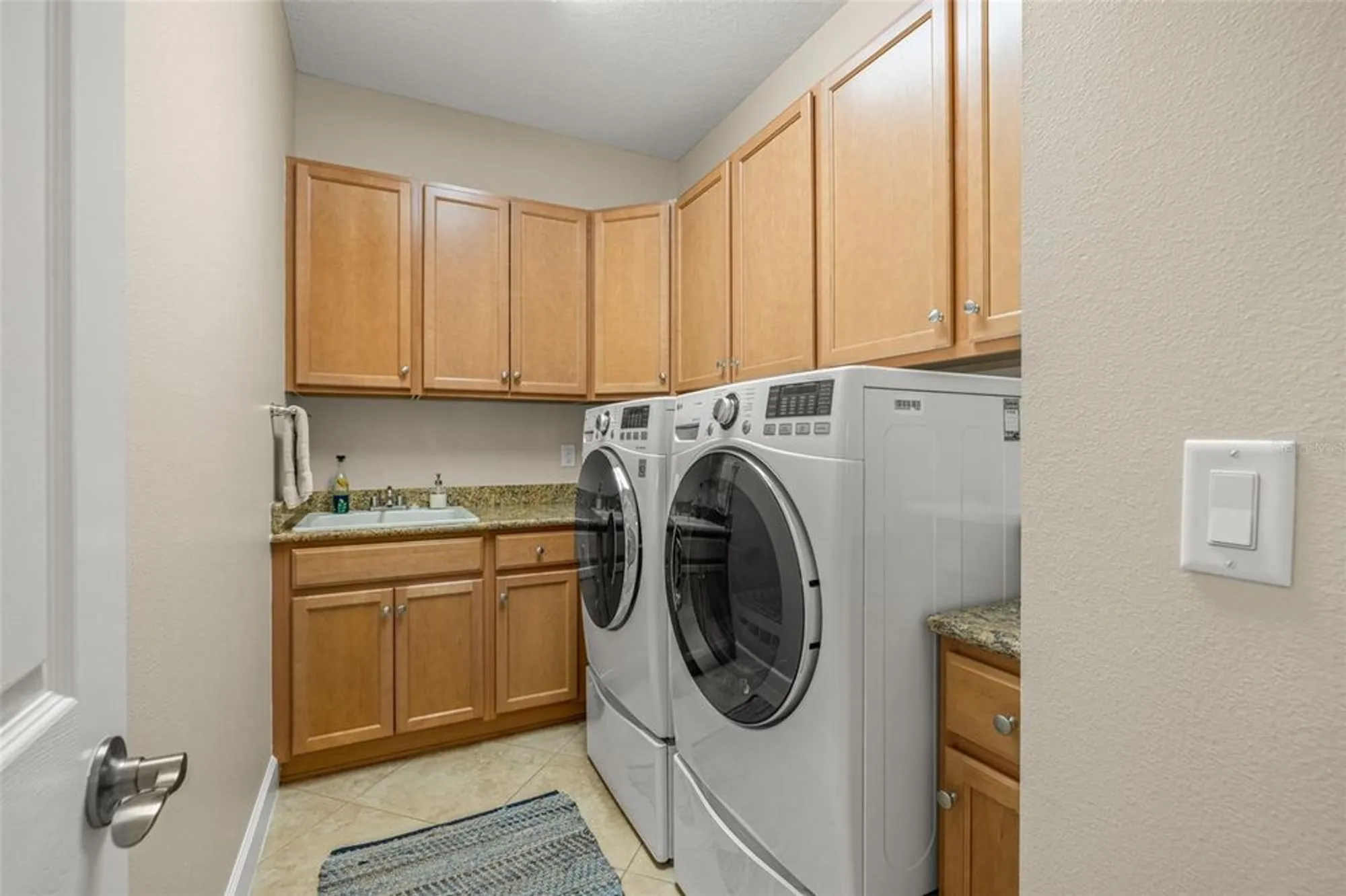 Property Slideshow image 34 of 74 | 2507 sapphire greens ln # 32, Sun City Center, FL, 33573