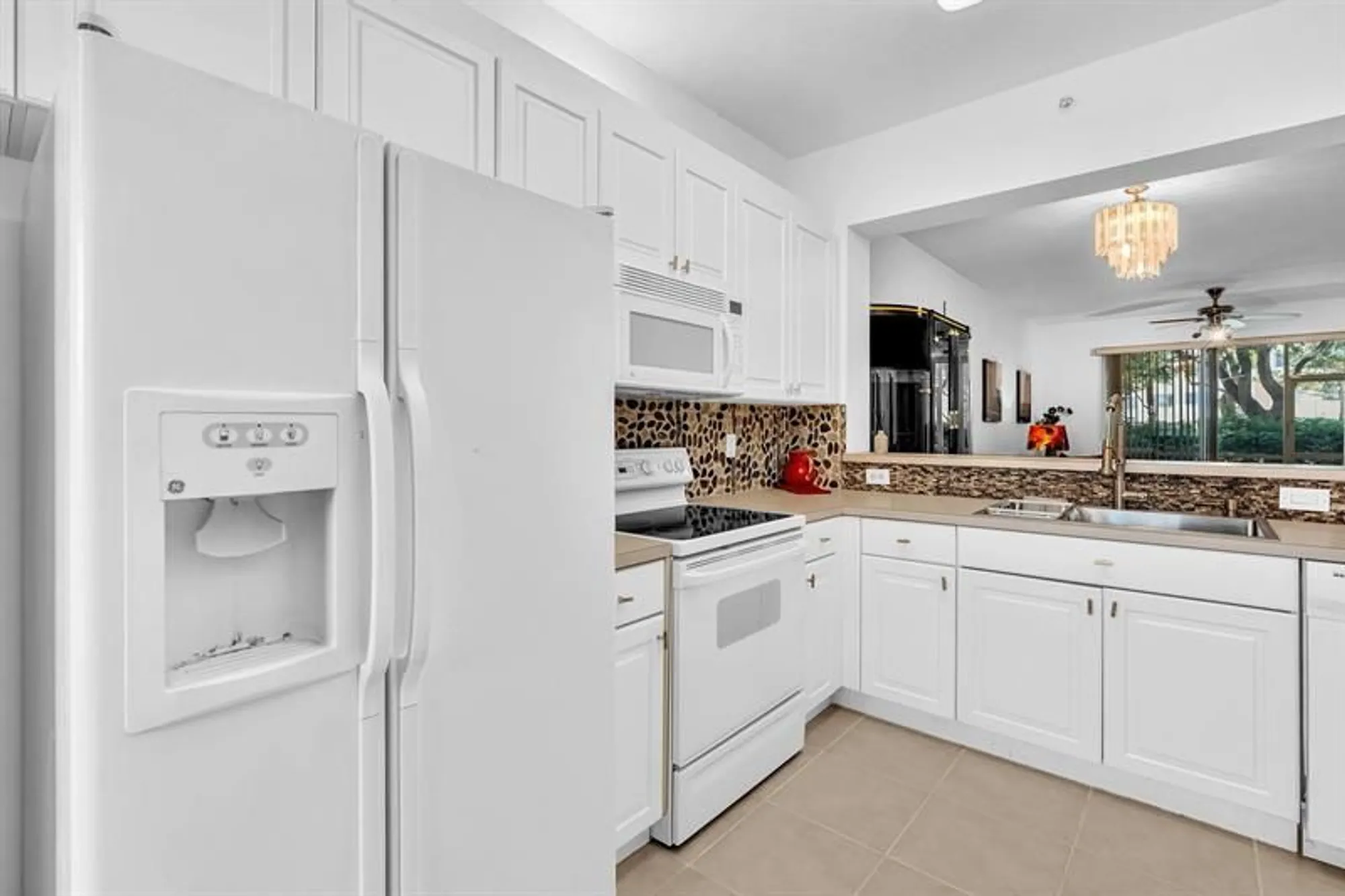 Property Slideshow image 6 of 78 | 7775 yardley dr apt 110, Tamarac, FL, 33321