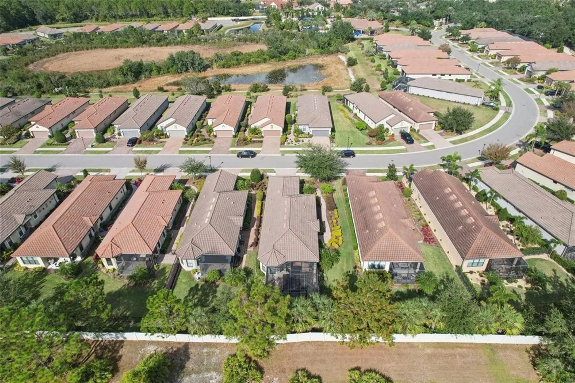 Property Slideshow image 24 of 31 | 8433 alberata vista dr, Tampa, FL, 33647