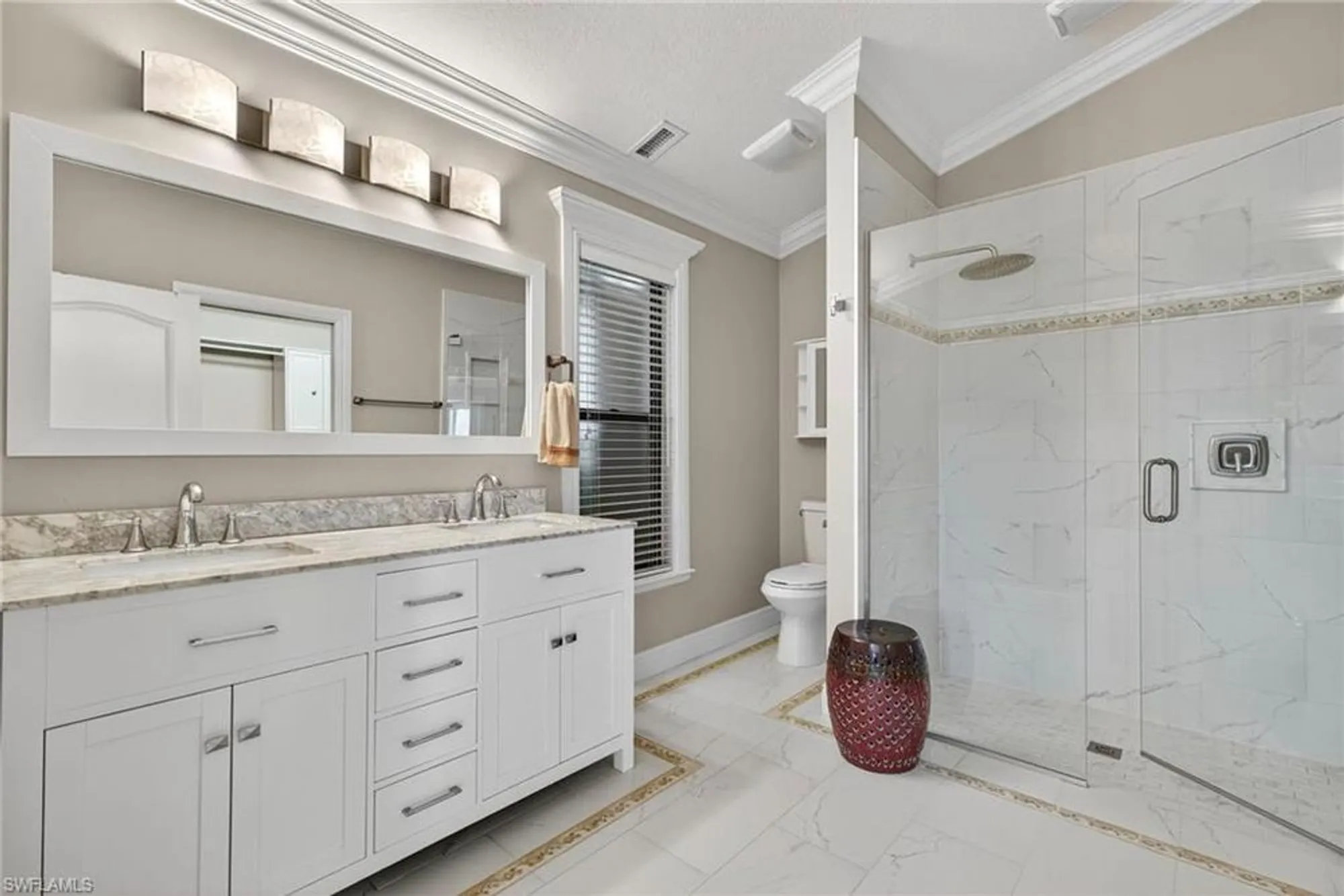 Property Slideshow image 16 of 27 | 150 estelle dr, Naples, FL, 34112
