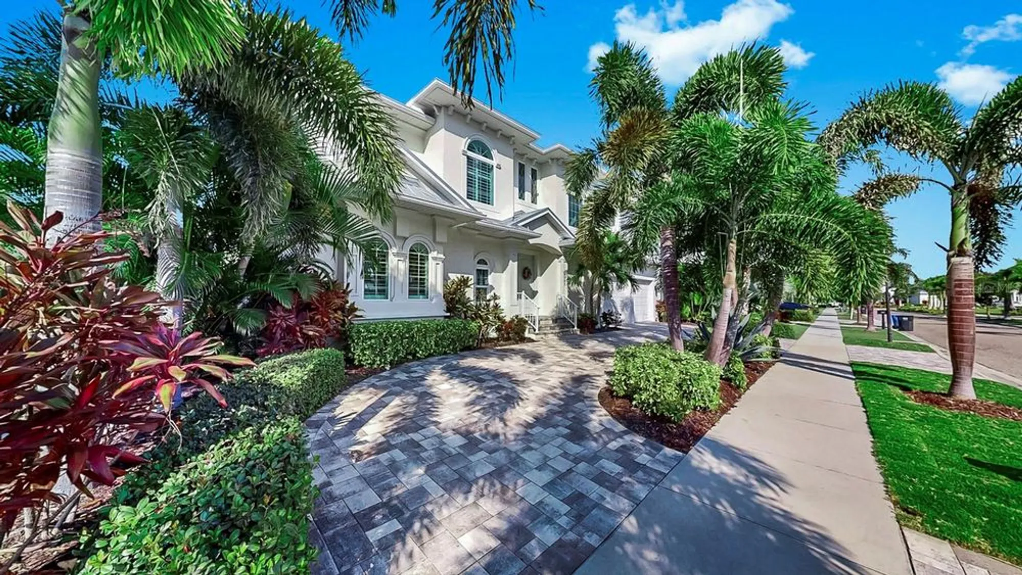 Property Slideshow image 5 of 100 | 701 pinckney dr, Apollo Beach, FL, 33572