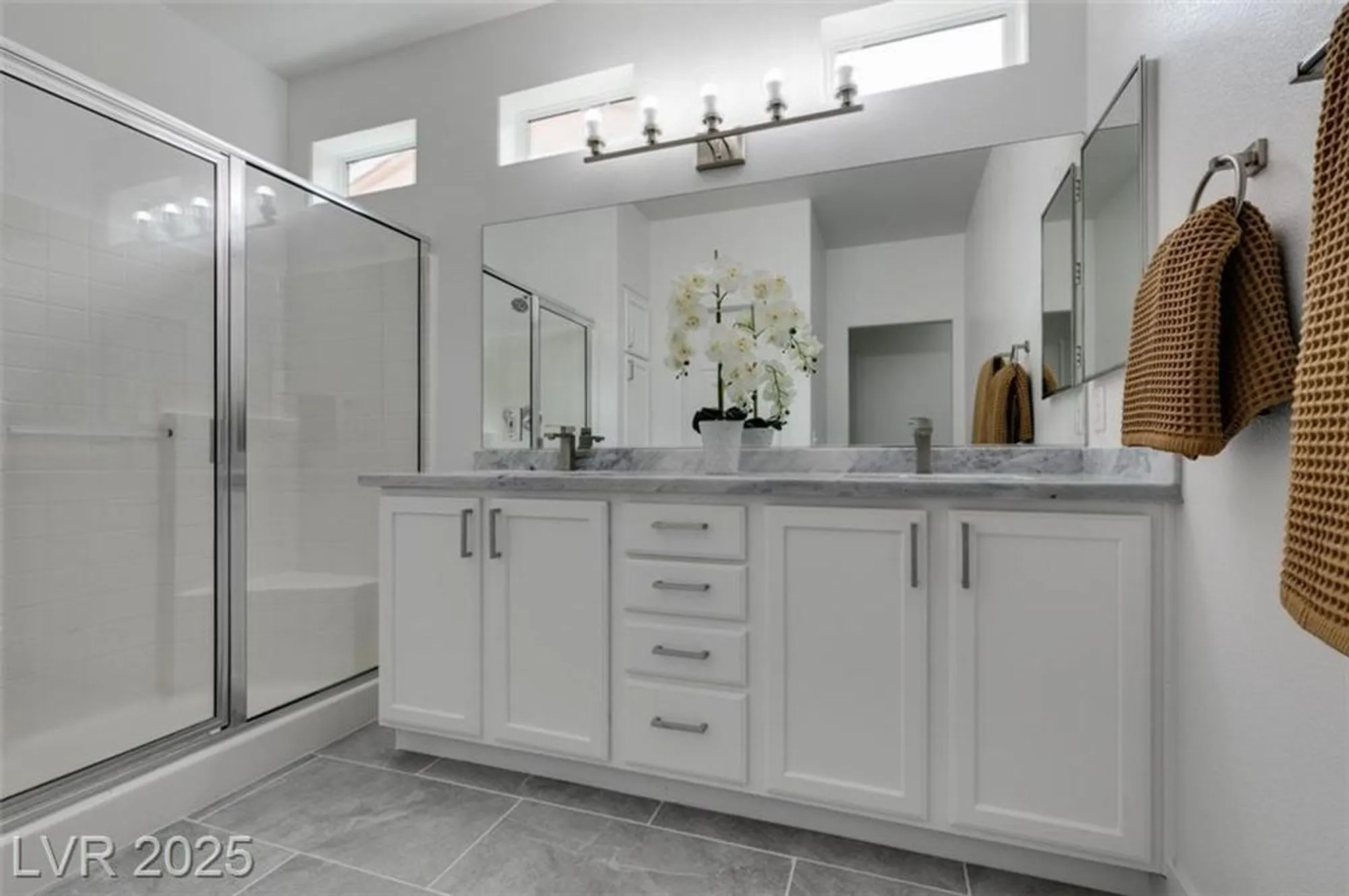 Property Slideshow image 10 of 46 | 5029 alfingo st, Las Vegas, NV, 89135