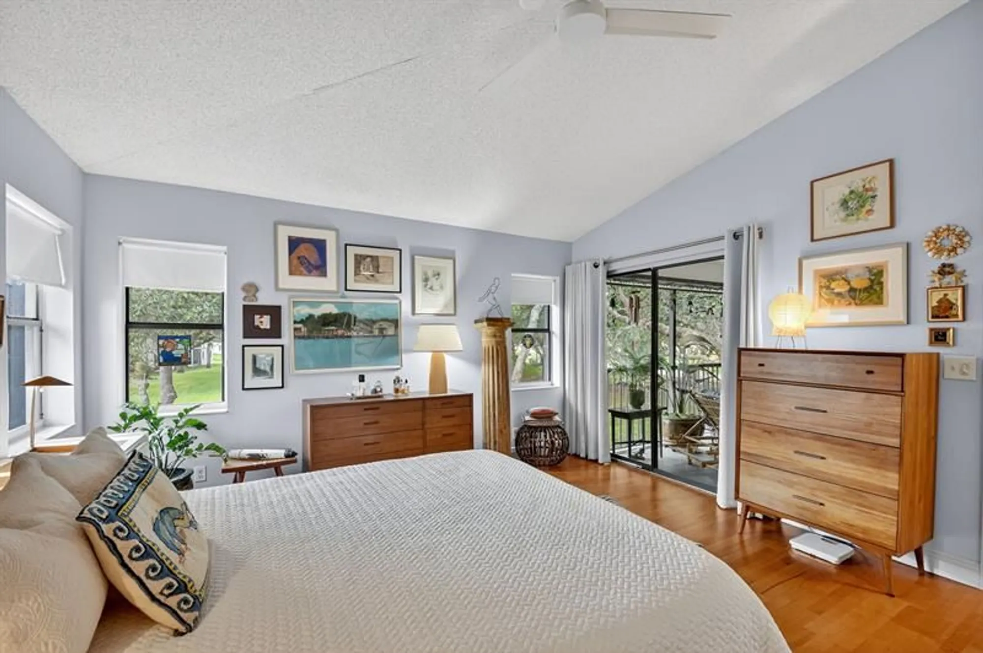 Property Slideshow image 15 of 31 | 9633 sills dr 201, Boynton Beach, FL, 33437