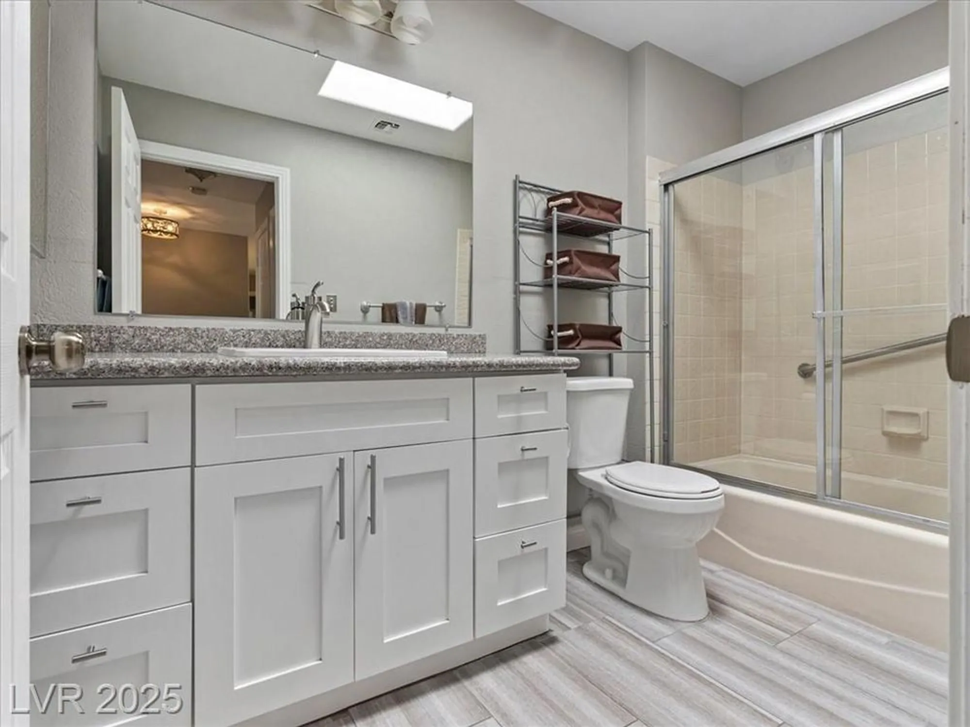Property Slideshow image 16 of 43 | 2851 s valley view blvd unit 1130, Las Vegas, NV, 89102