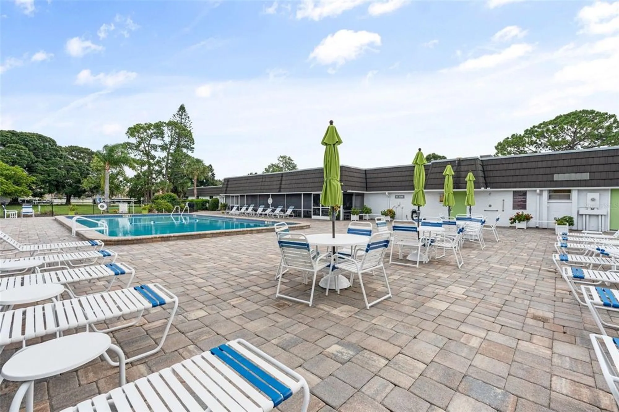 Property Slideshow image 39 of 42 | 3952 ashwood ln 37, Sarasota, FL, 34232