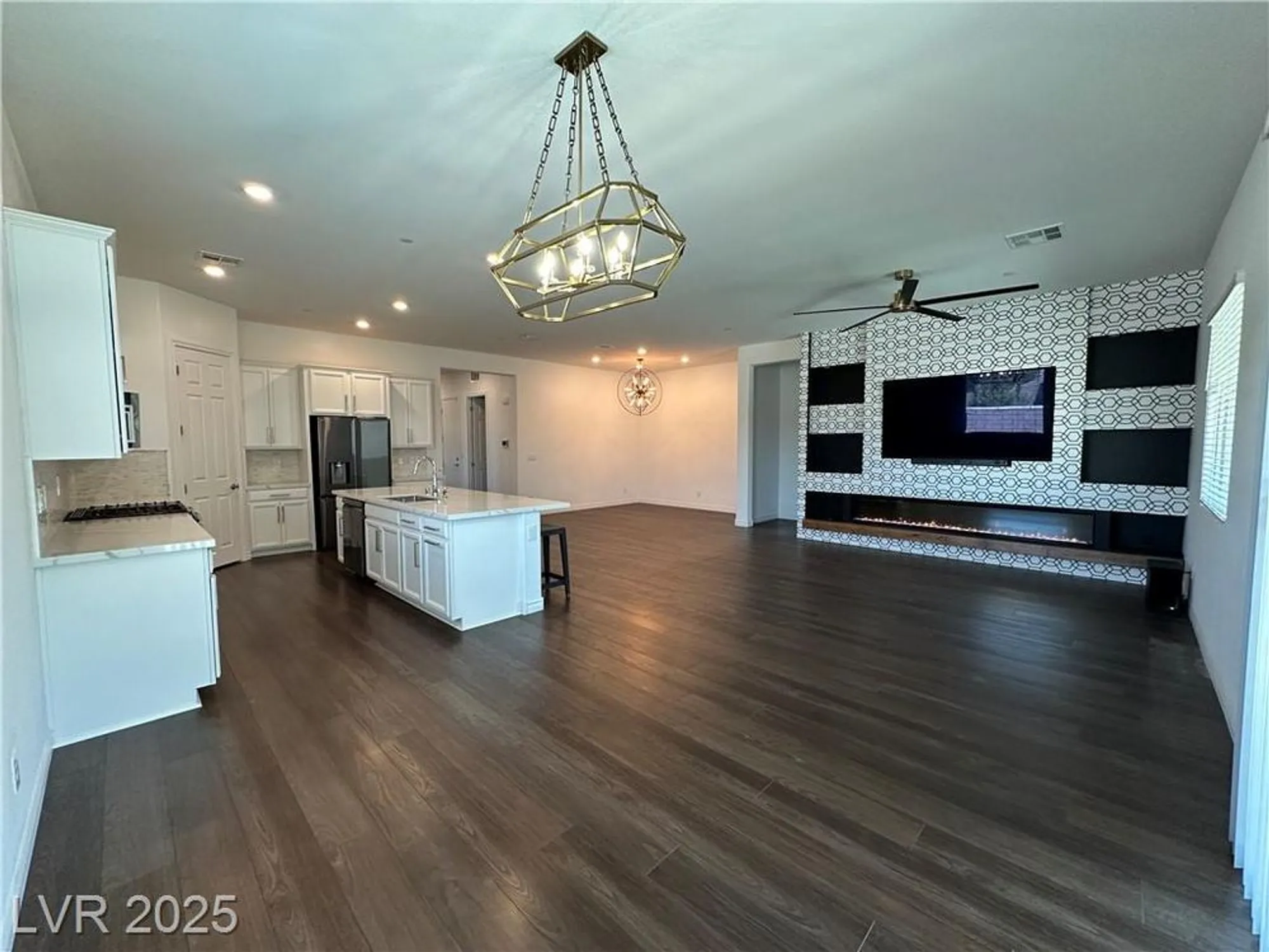 Property Slideshow image 12 of 32 | 461 arches park ave, Henderson, NV, 89011