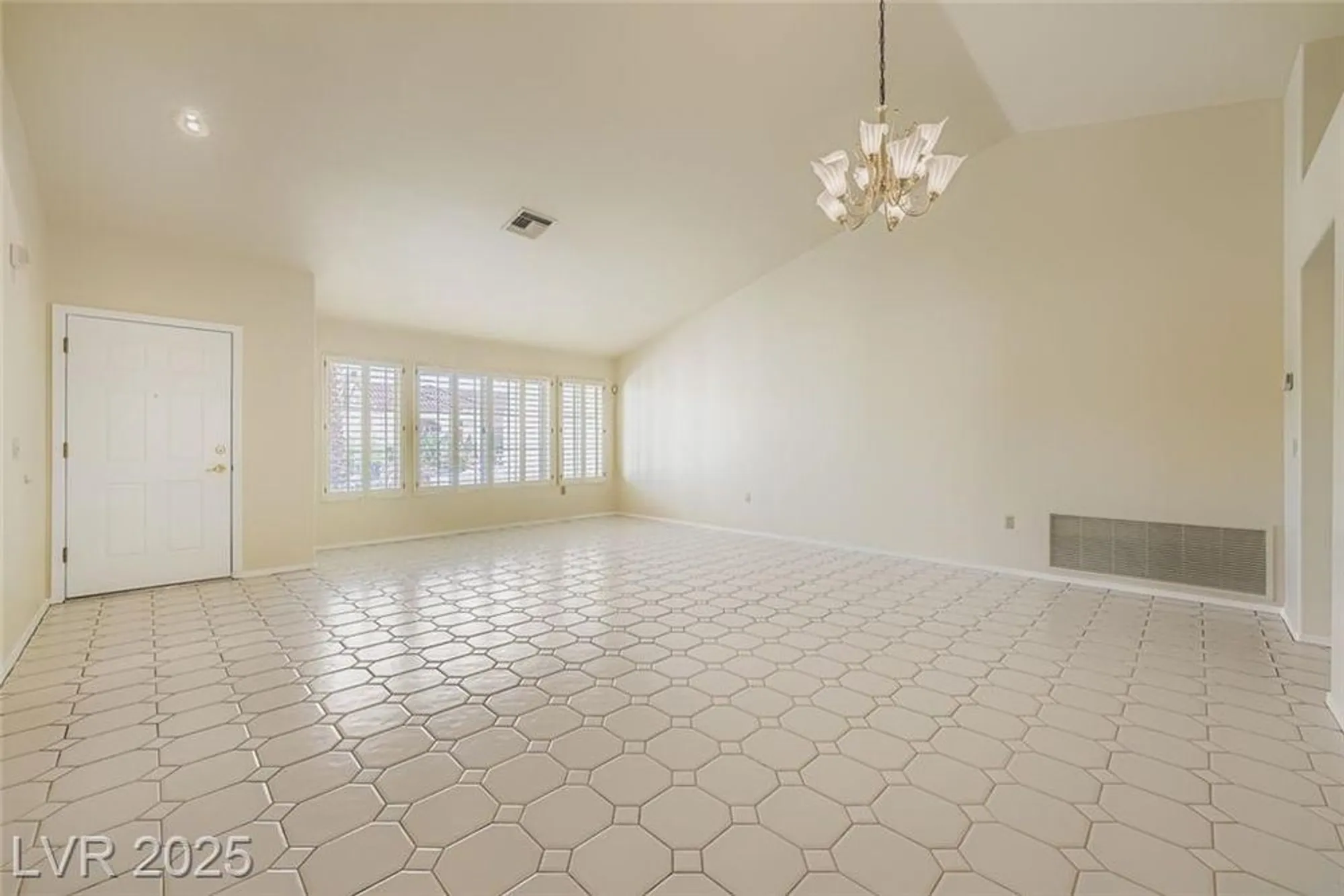 Property Slideshow image 6 of 29 | 2517 desert butte dr, Las Vegas, NV, 89134