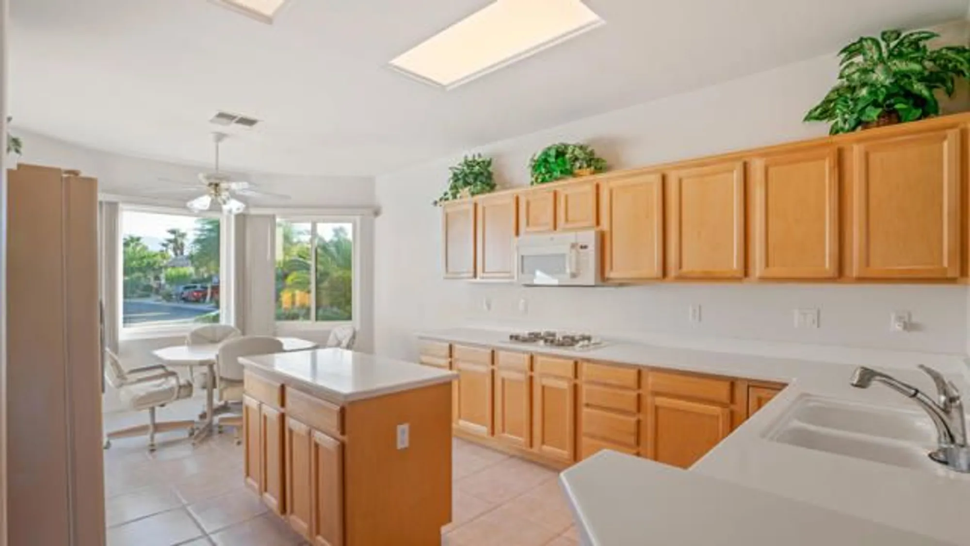 Property Slideshow image 11 of 29 | 78214 grape arbor ave, Palm Desert, CA, 92211