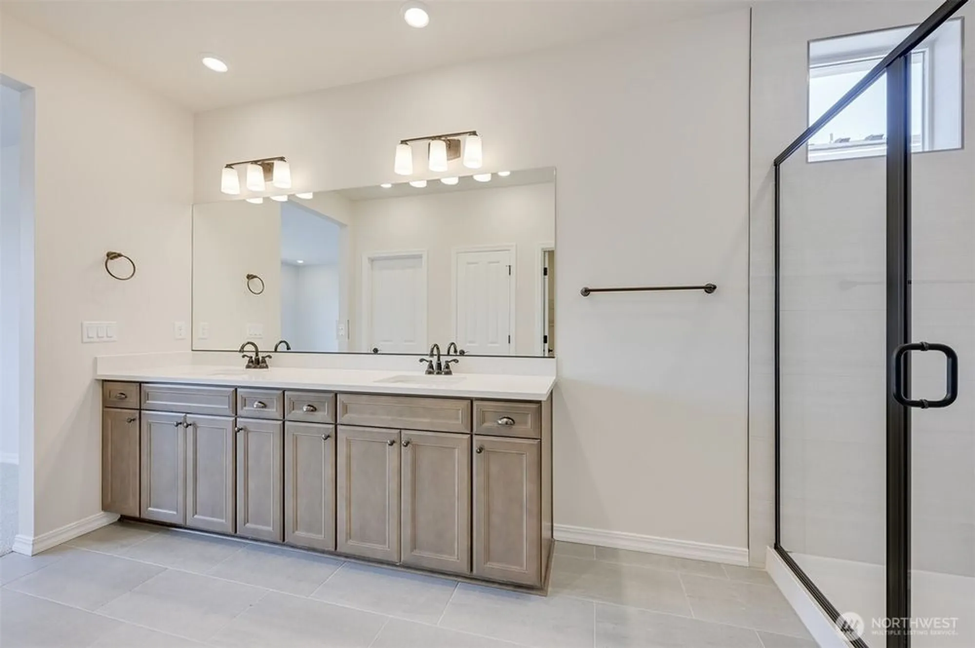 Property Slideshow image 27 of 36 | 14824 206th ave e unit e, Bonney Lake, WA, 98391