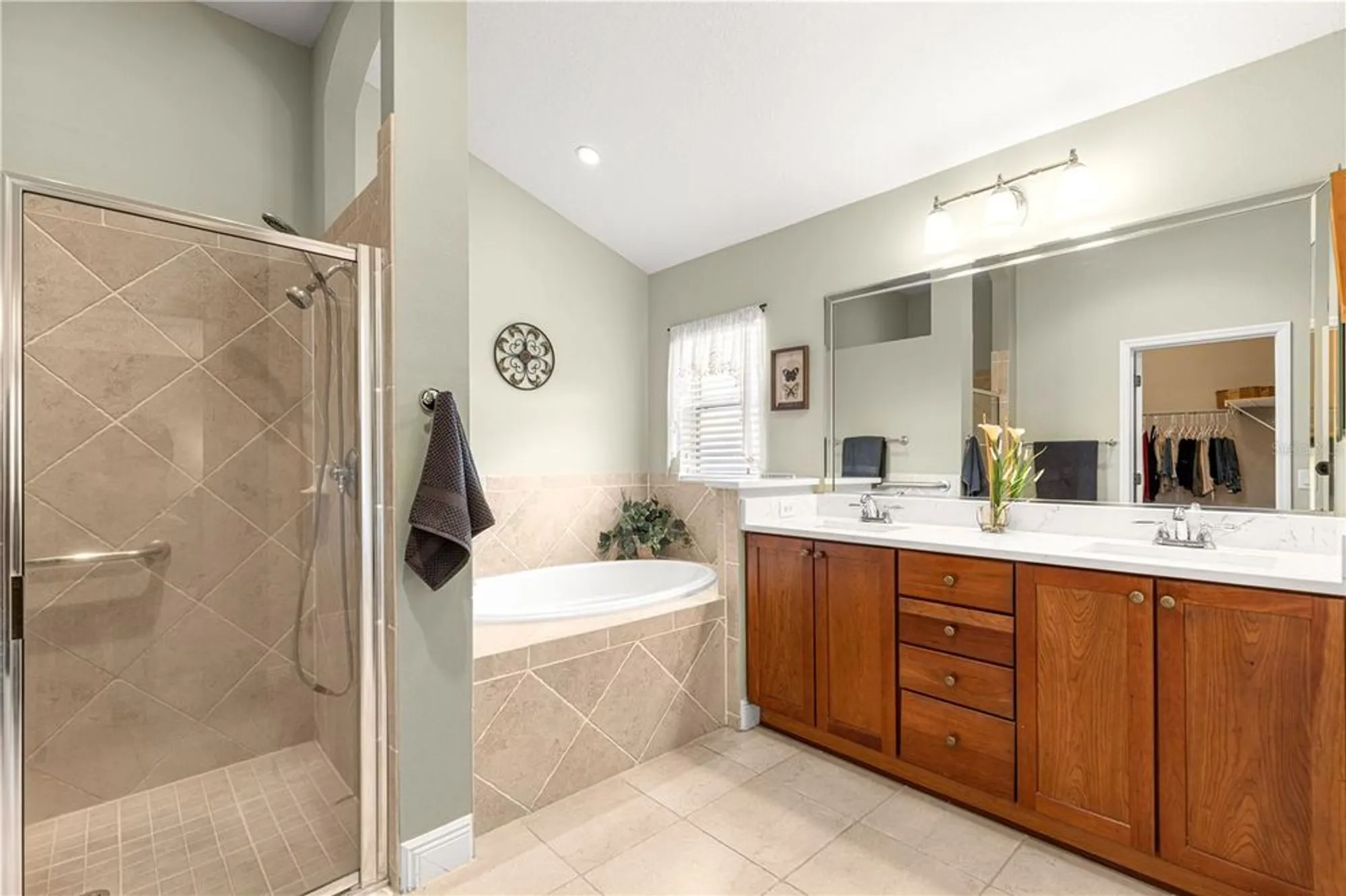 Property Slideshow image 35 of 51 | 949 isle of palms path, The Villages, FL, 32162