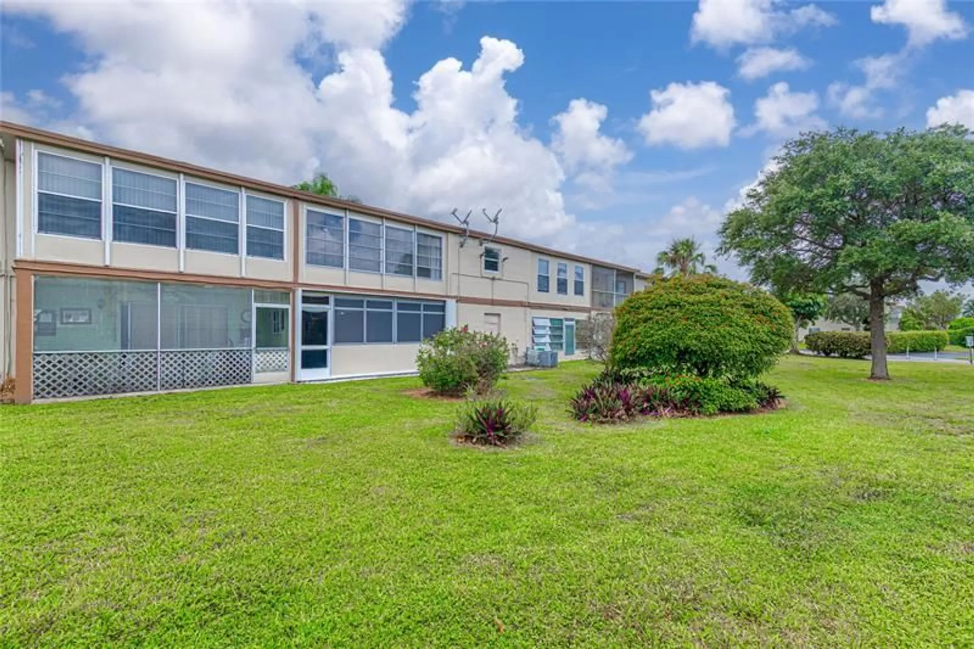 Property Slideshow image 20 of 30 | 600 nw 80th ave apt 105, Margate, FL, 33063