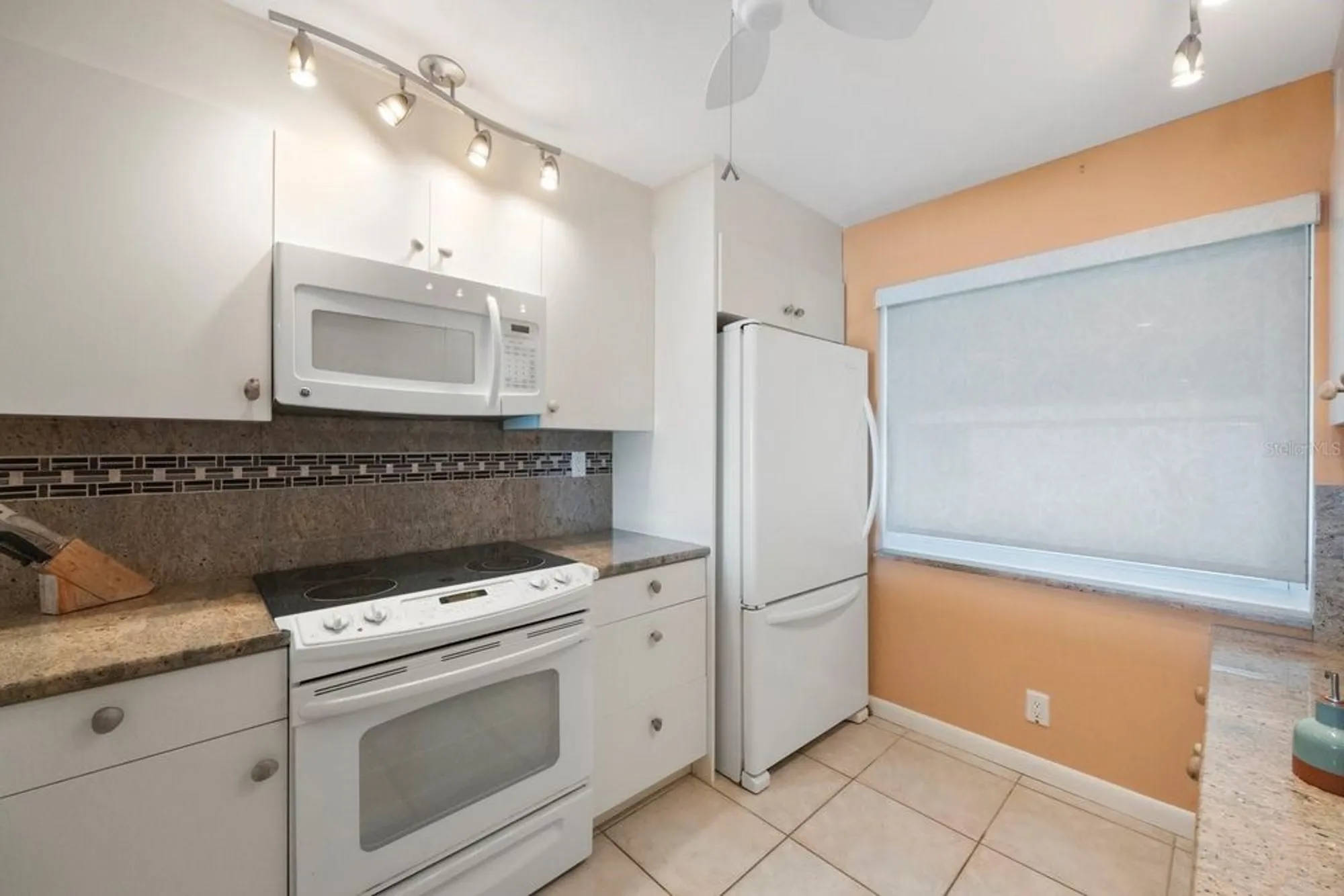 Property Slideshow image 11 of 37 | 6265 sun blvd apt 112, St Petersburg, FL, 33715