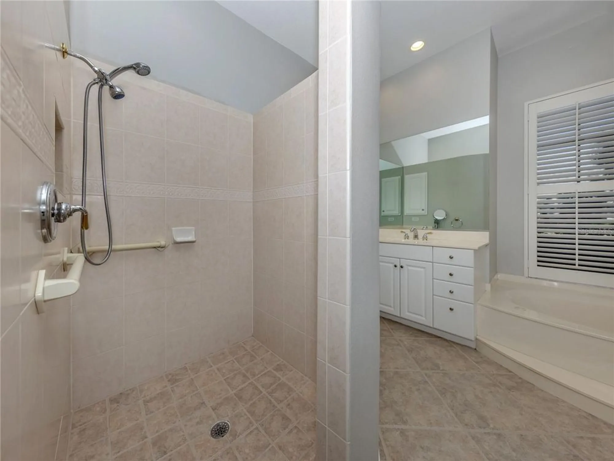 Property Slideshow image 20 of 60 | 406 trenwick ln, Venice, FL, 34293