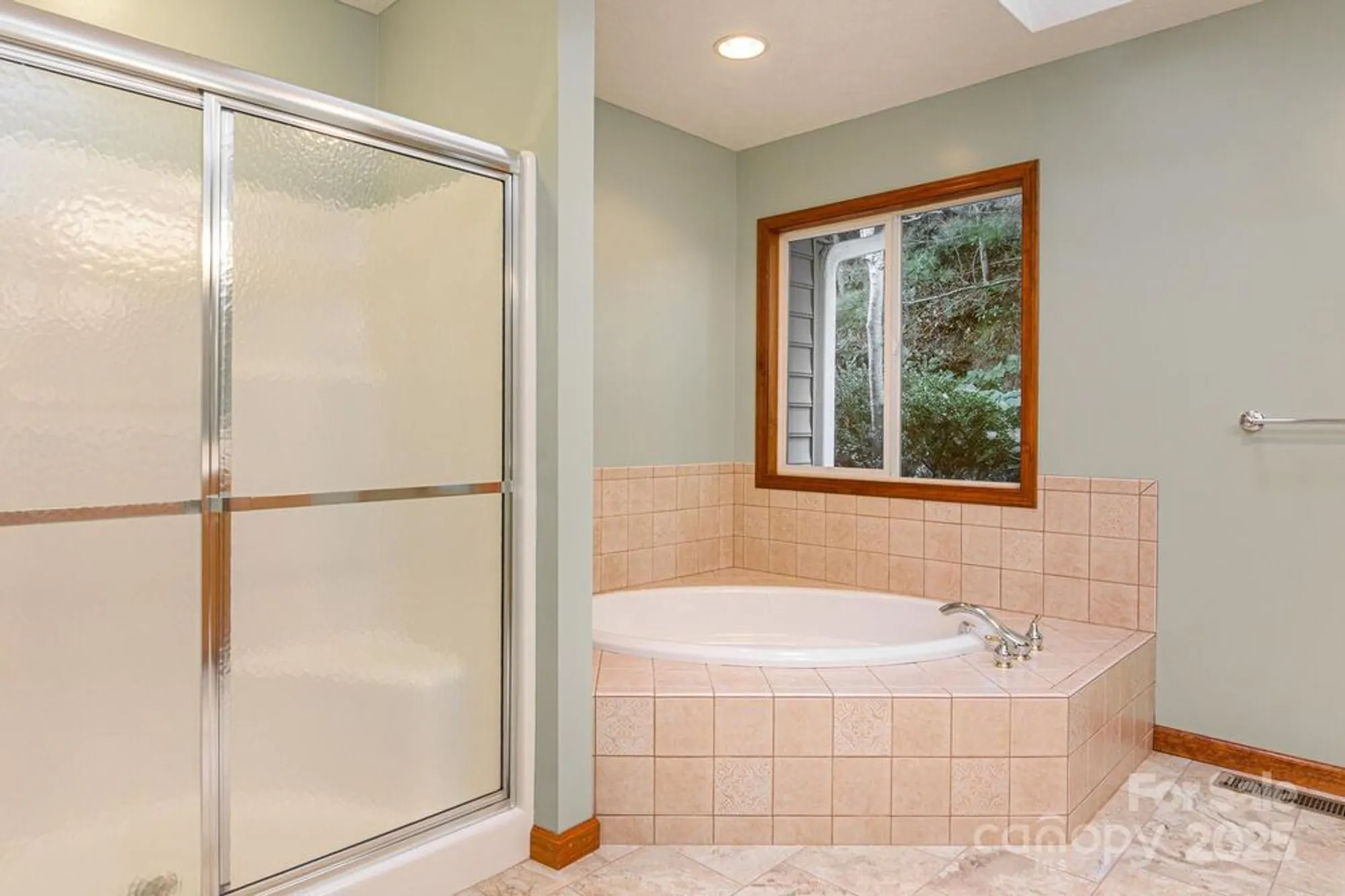 Property Slideshow image 18 of 46 | 299 carriage summitt way, Hendersonville, NC, 28791
