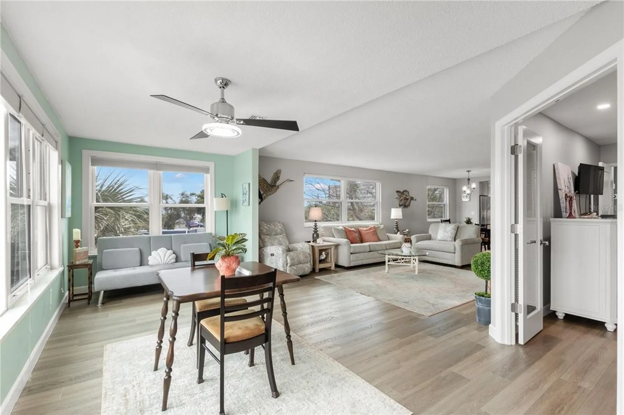 Property Slideshow image 8 of 39 | 5925 shore blvd 215, Gulfport, FL, 33707