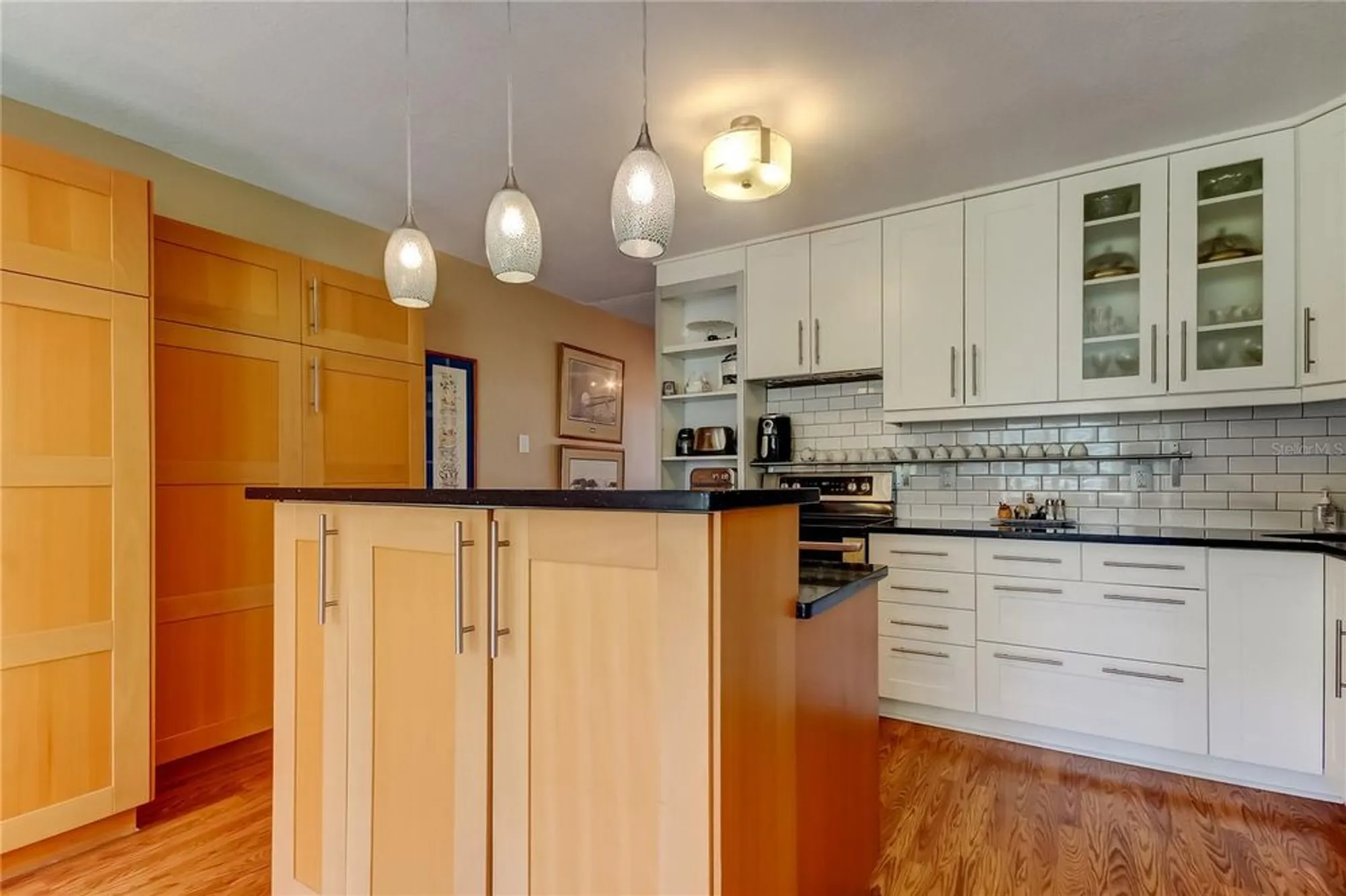 Property Slideshow image 16 of 61 | 2221 swedish dr apt 3, Clearwater, FL, 33763