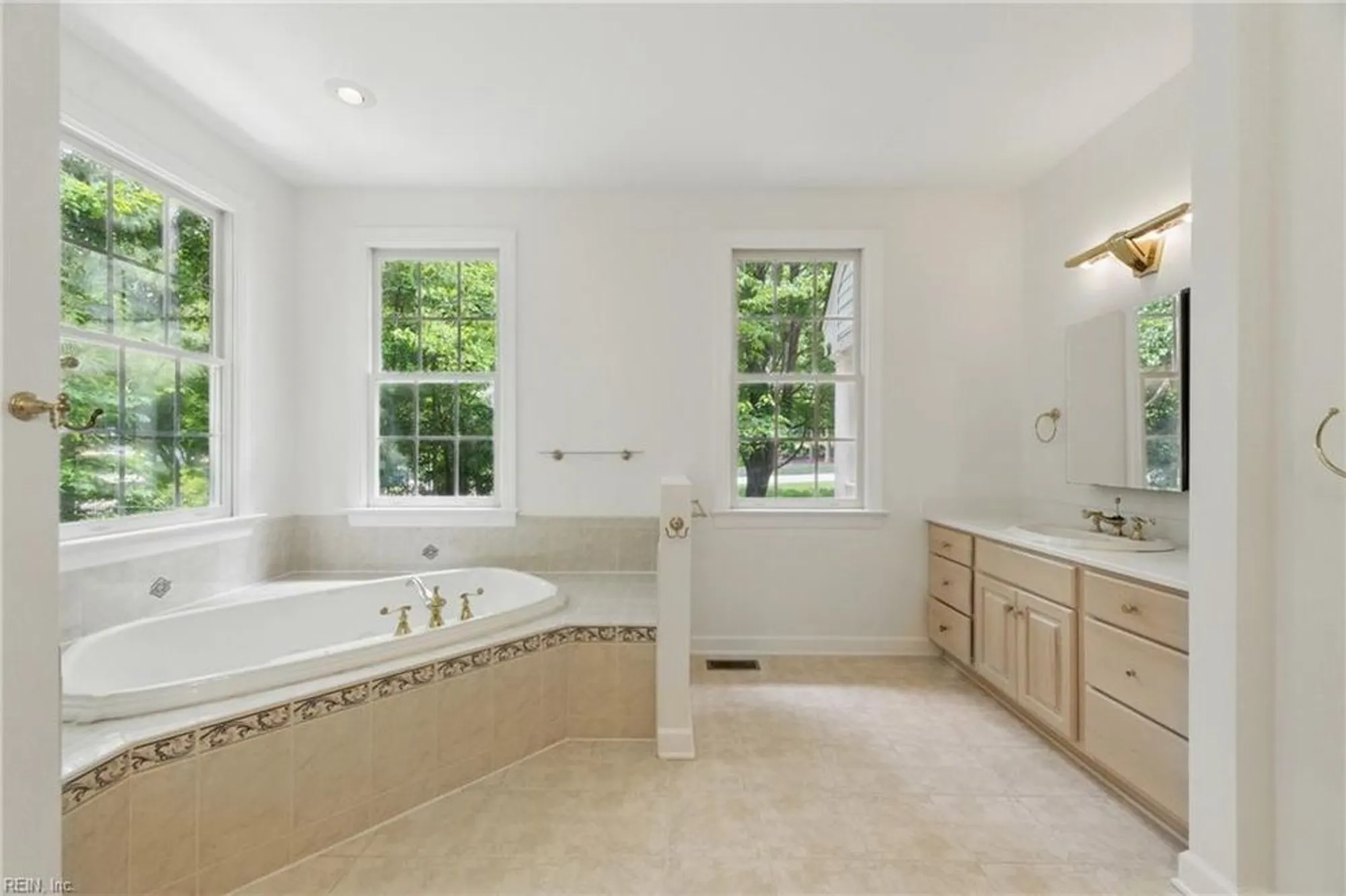 Property Slideshow image 27 of 47 | 133 mid ocean, Williamsburg, VA, 23188
