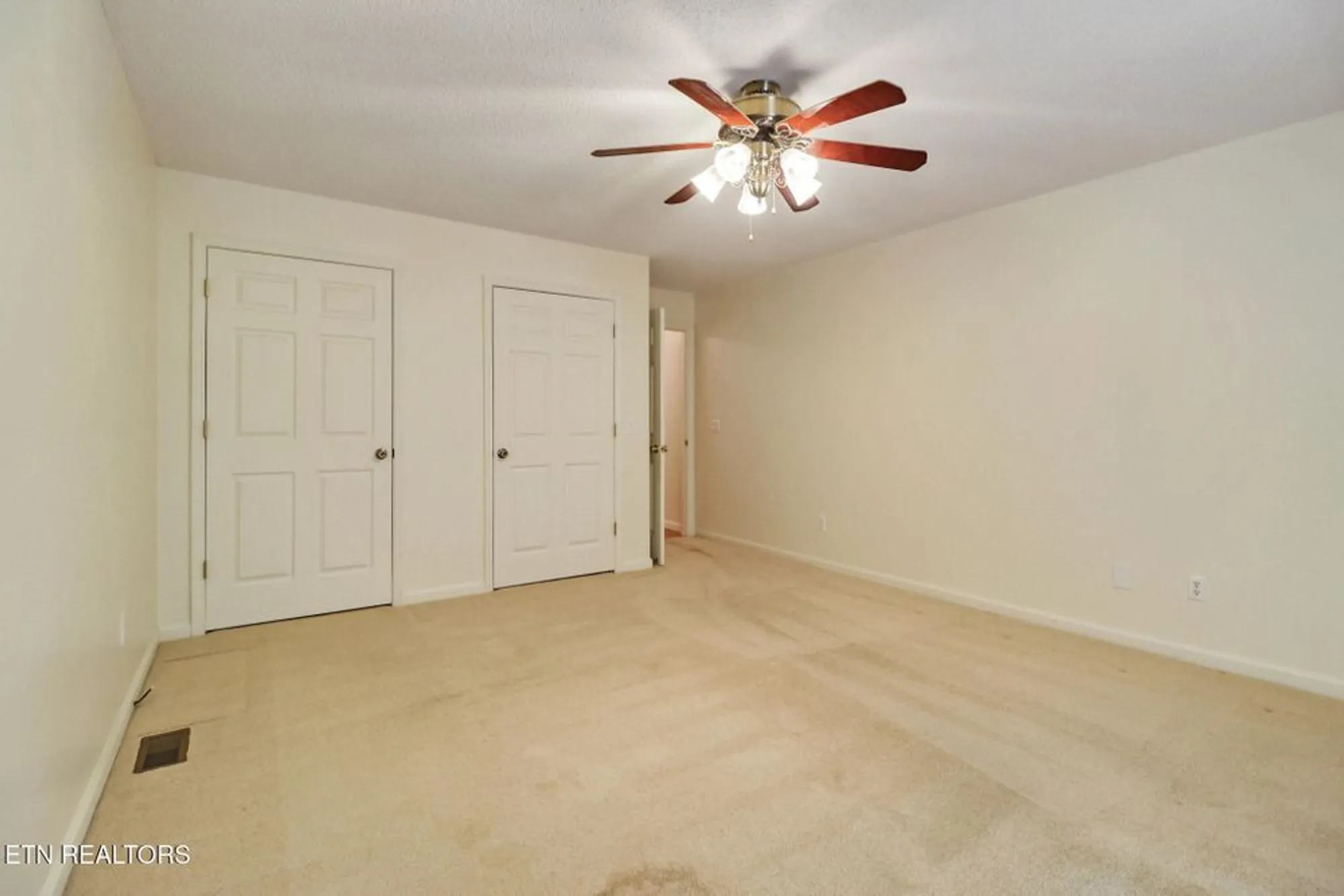 Property Slideshow image 20 of 54 | 104 flossmoor cir, Crossville, TN, 38558