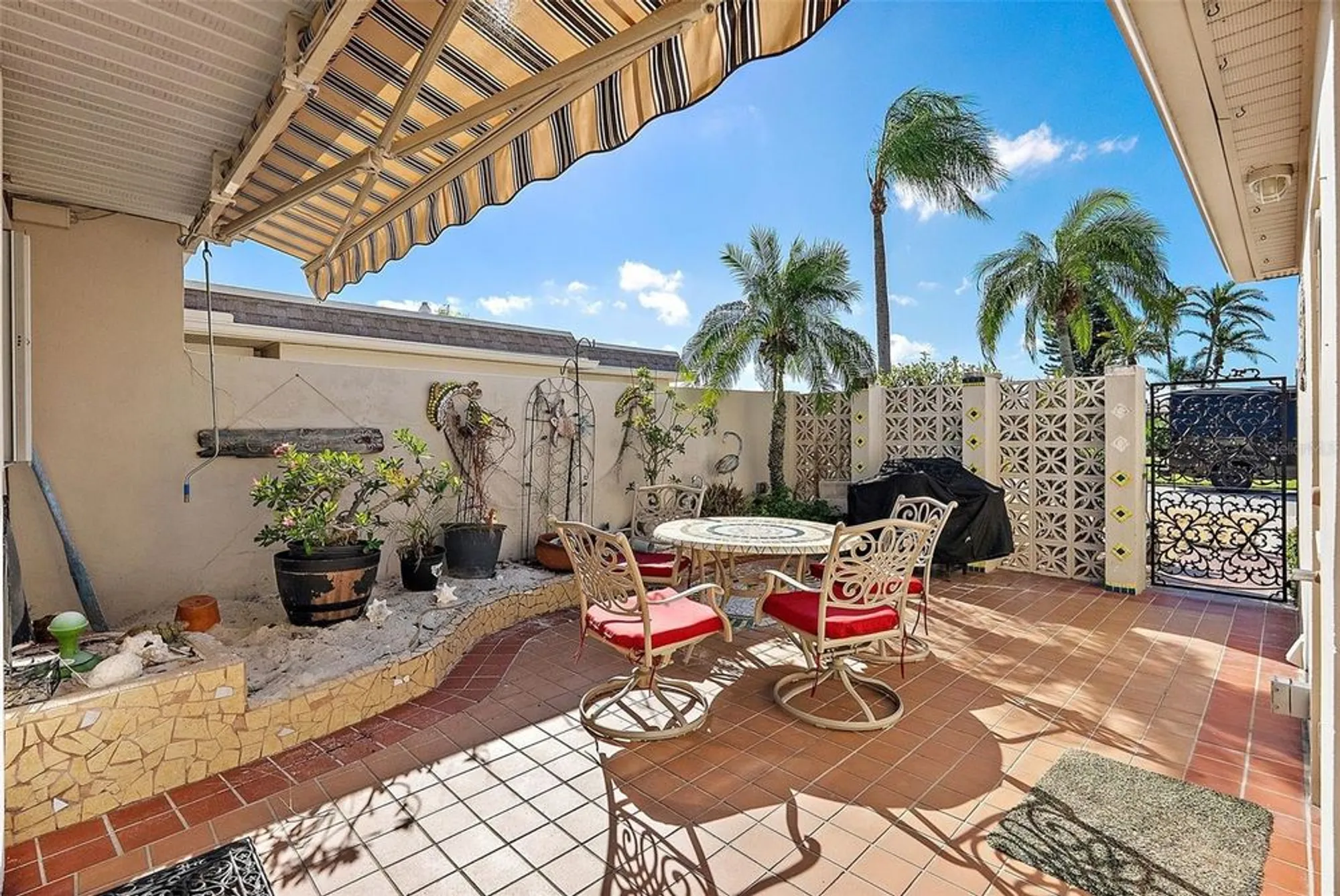 Property Slideshow image 3 of 40 | 325 boca ciega point blvd, St Petersburg, FL, 33708