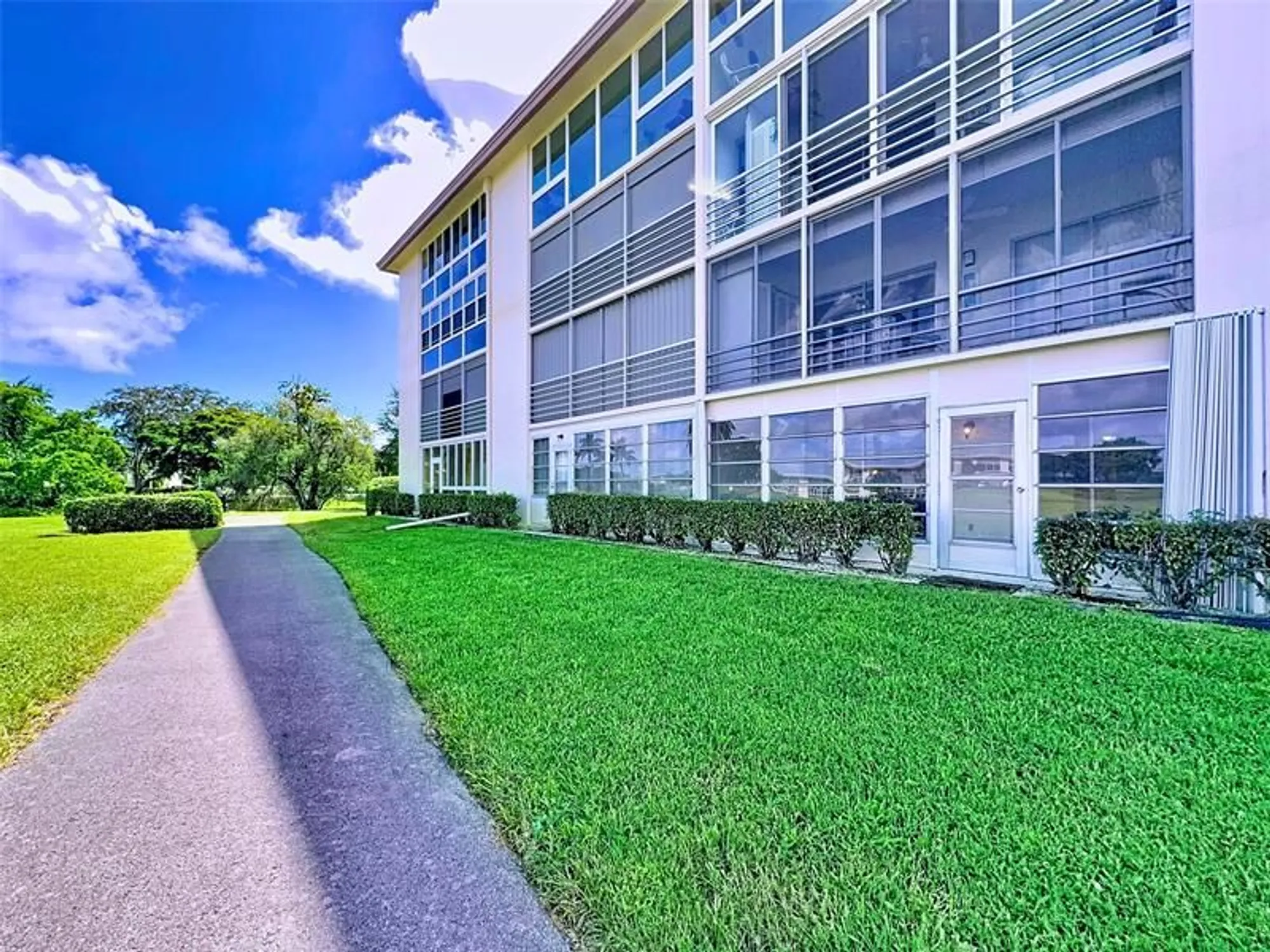 Property Slideshow image 15 of 22 | 2801 victoria way k1, Coconut Creek, FL, 33066