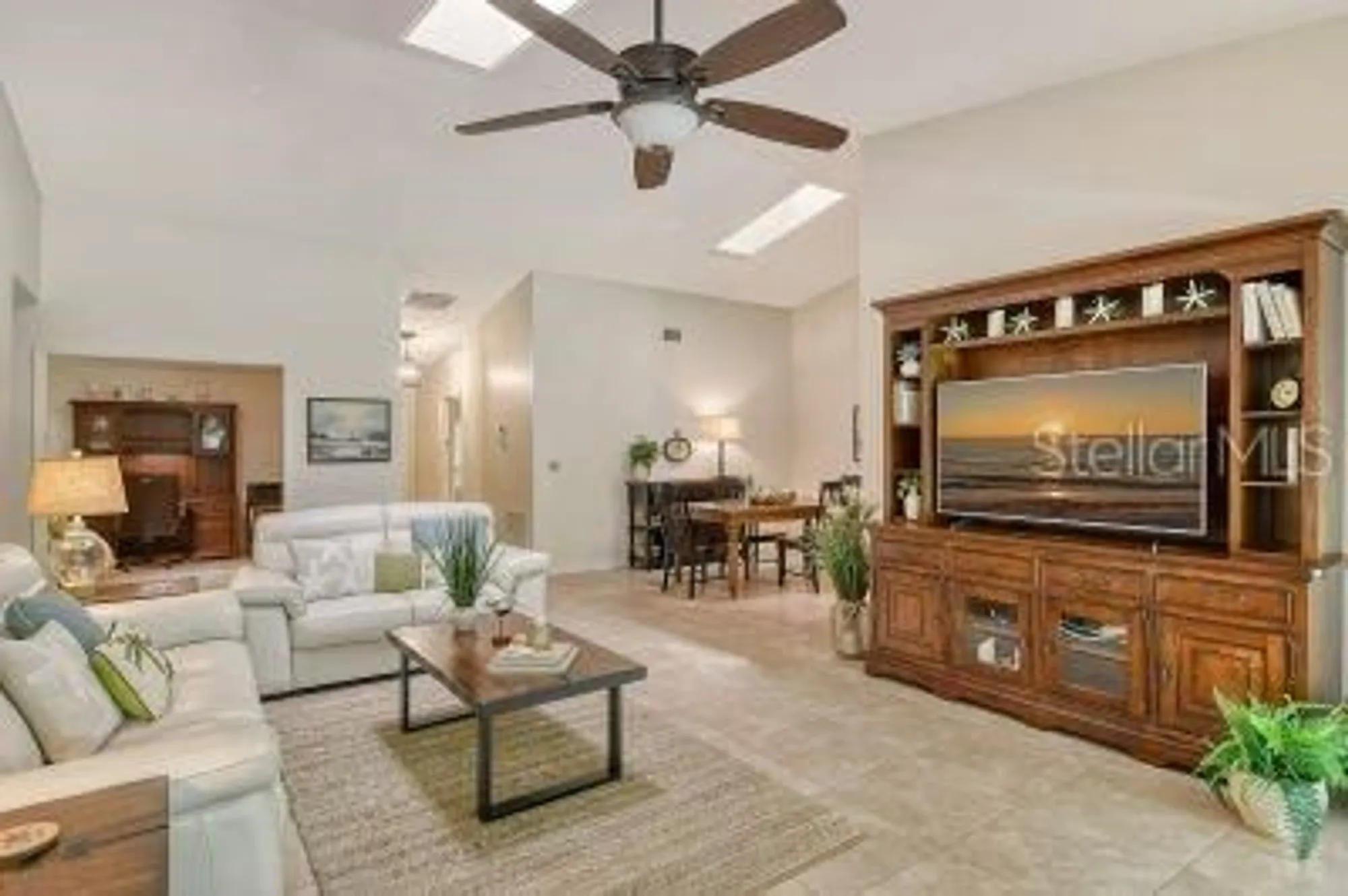 Property Slideshow image 14 of 28 | 3954 wilshire cir e # 165, Sarasota, FL, 34238