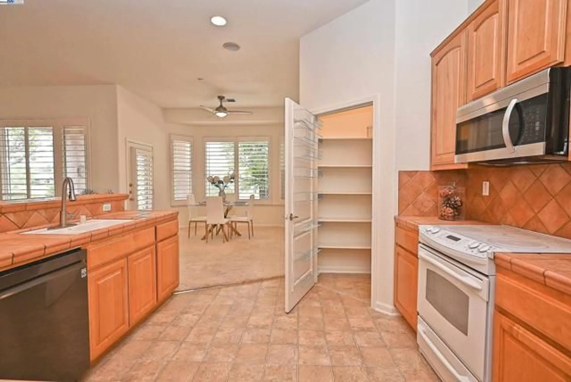 Property Slideshow image 11 of 60 | 625 pomona dr, Brentwood, CA, 94513
