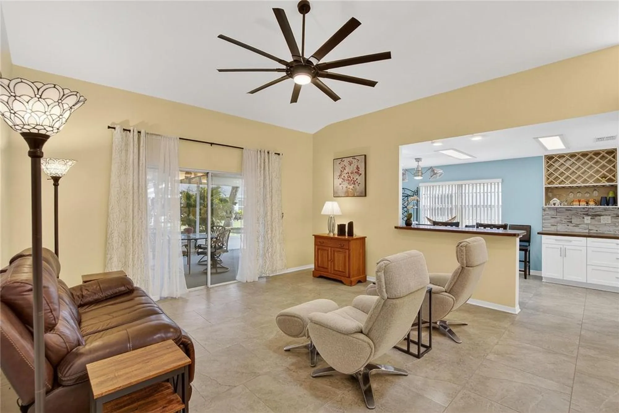 Property Slideshow image 24 of 51 | 804 mccallister ave, Sun City Center, FL, 33573