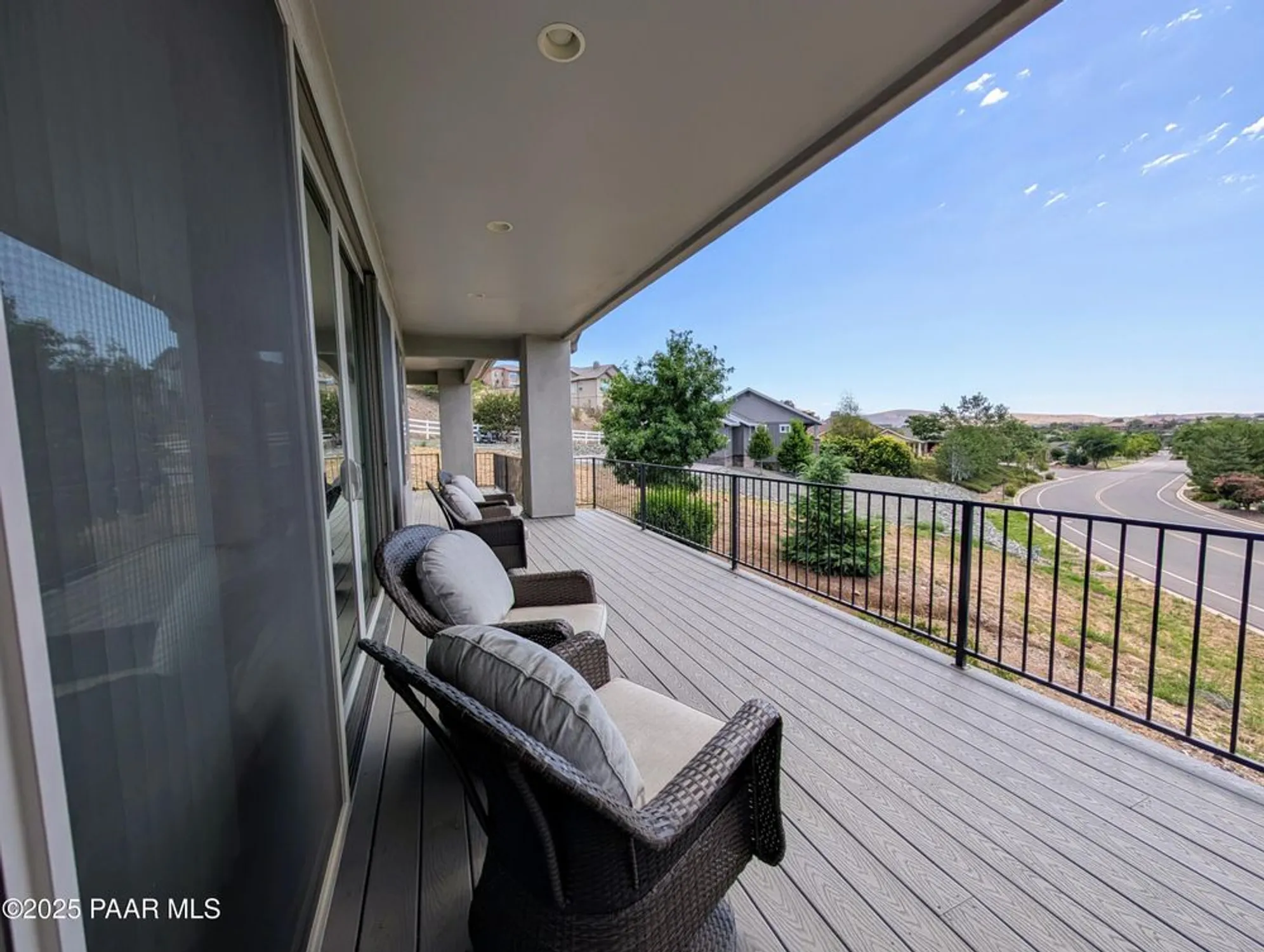 Property Slideshow image 14 of 26 | 212 e smoke tree ln, Prescott, AZ, 86301