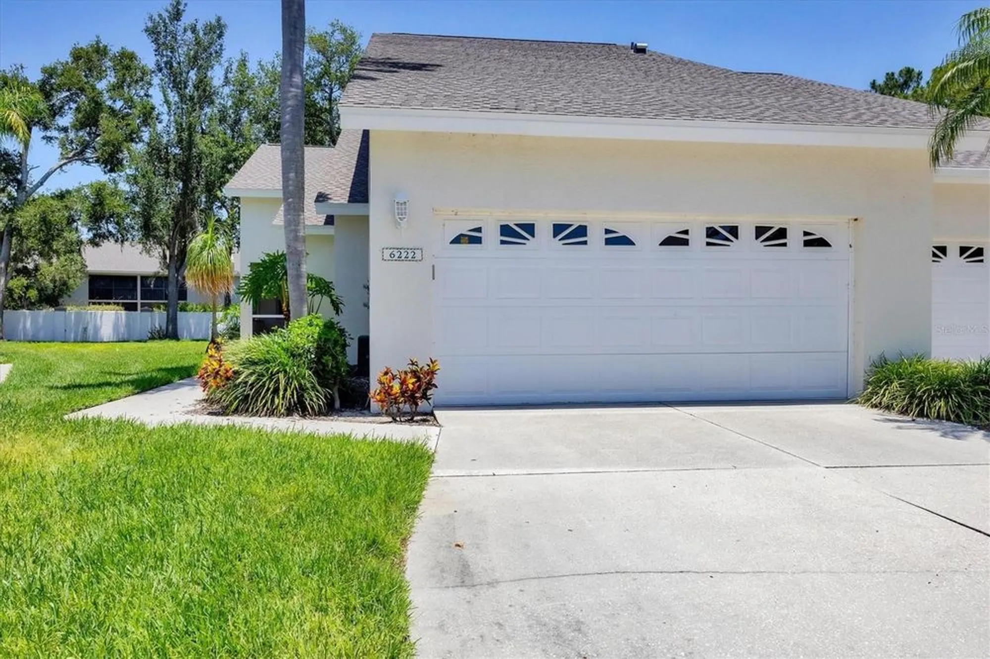 Property Slideshow image 3 of 55 | 6222 country club way, Sarasota, FL, 34243