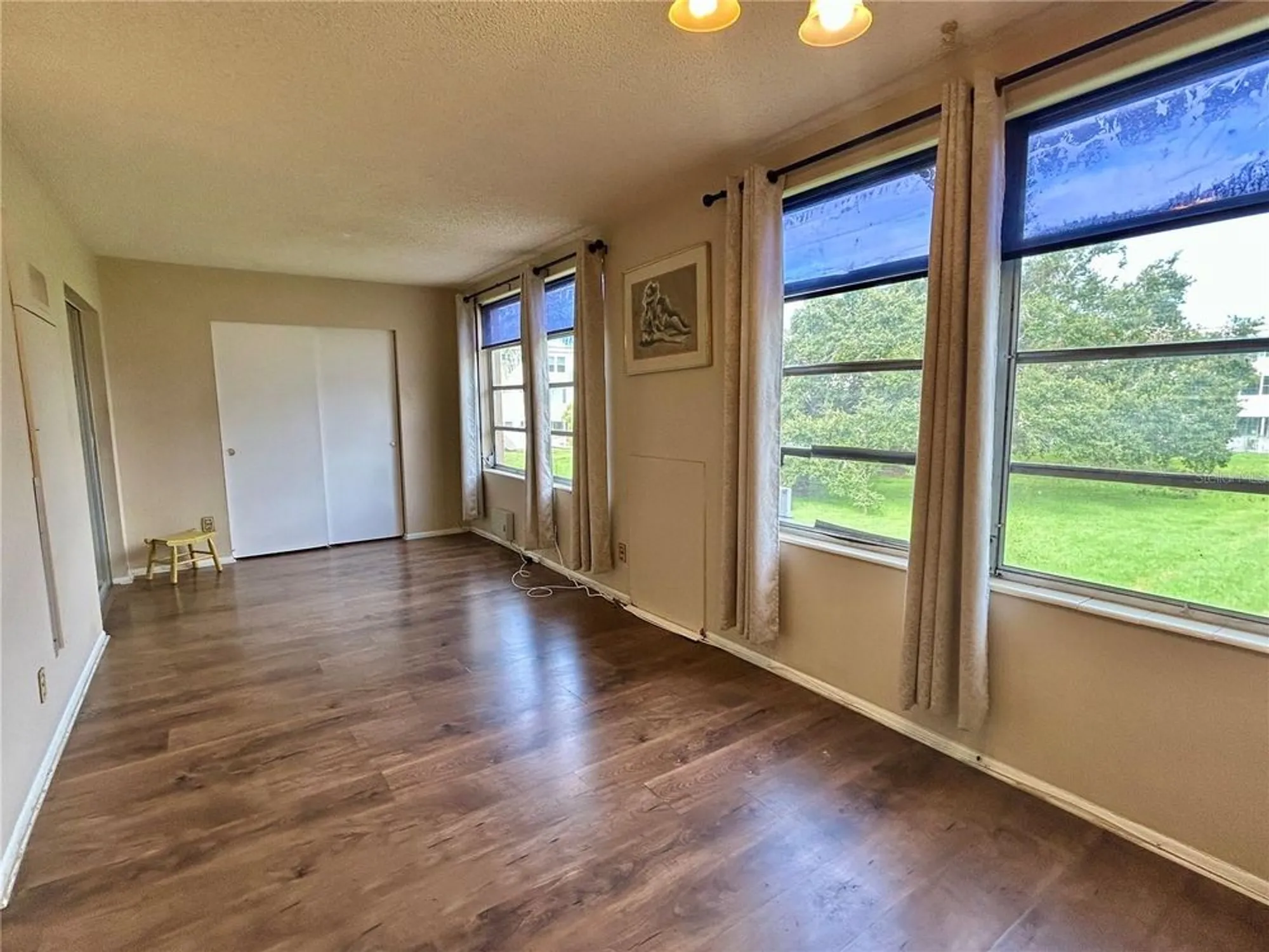 Property Slideshow image 16 of 48 | 2402 ecuadorian way apt 28, Clearwater, FL, 33763