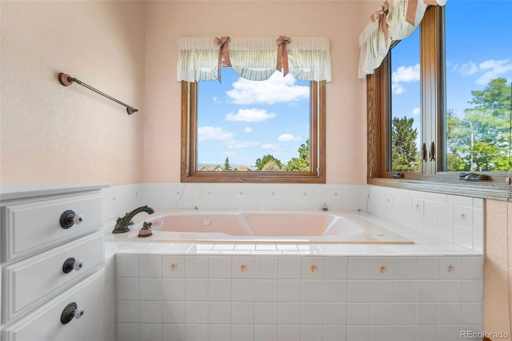 Property Slideshow image 18 of 31 | 36 carla way, Broomfield, CO, 80020