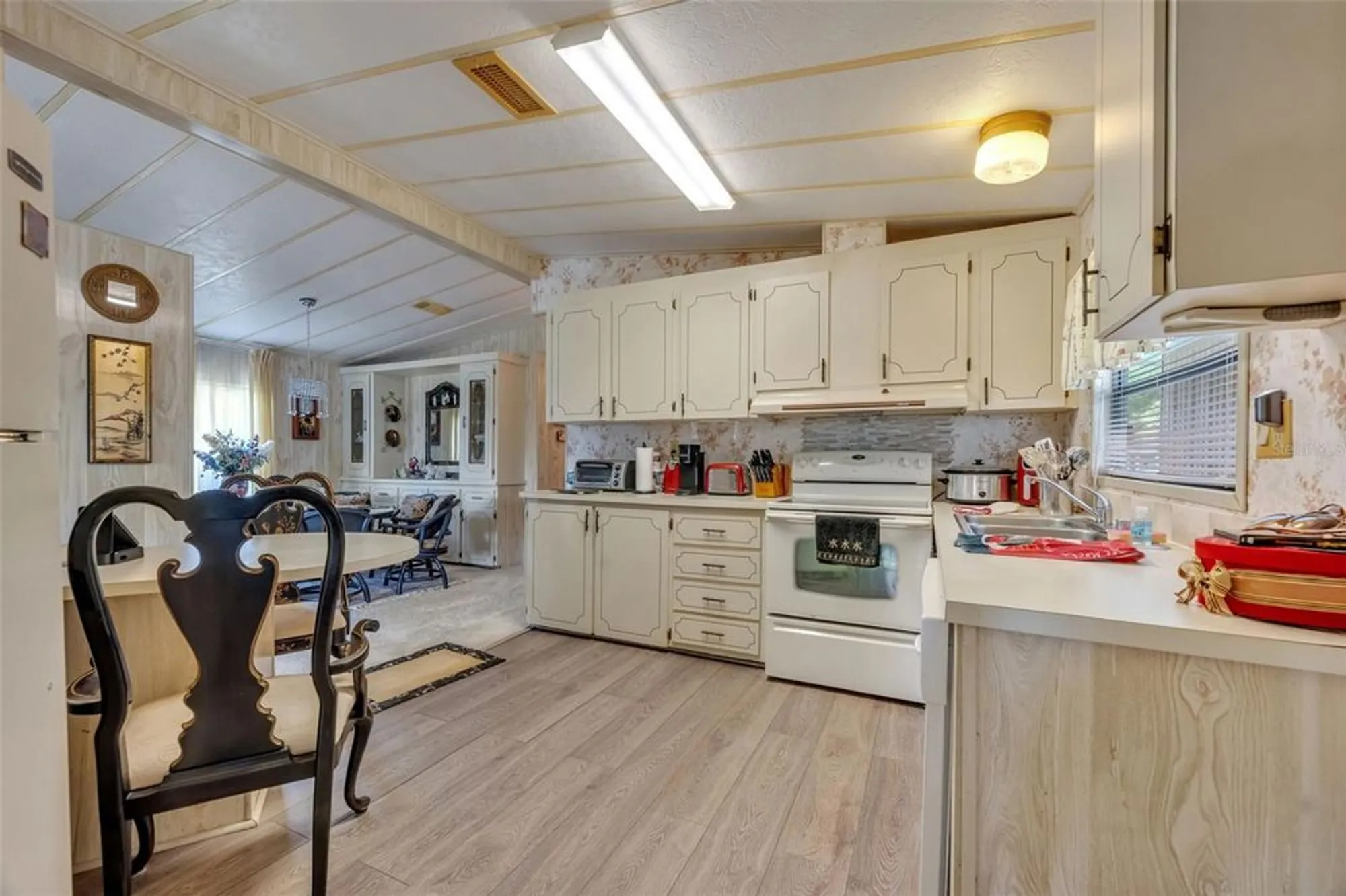 Property Slideshow image 6 of 41 | 109 lyonia ln, Wildwood, FL, 34785