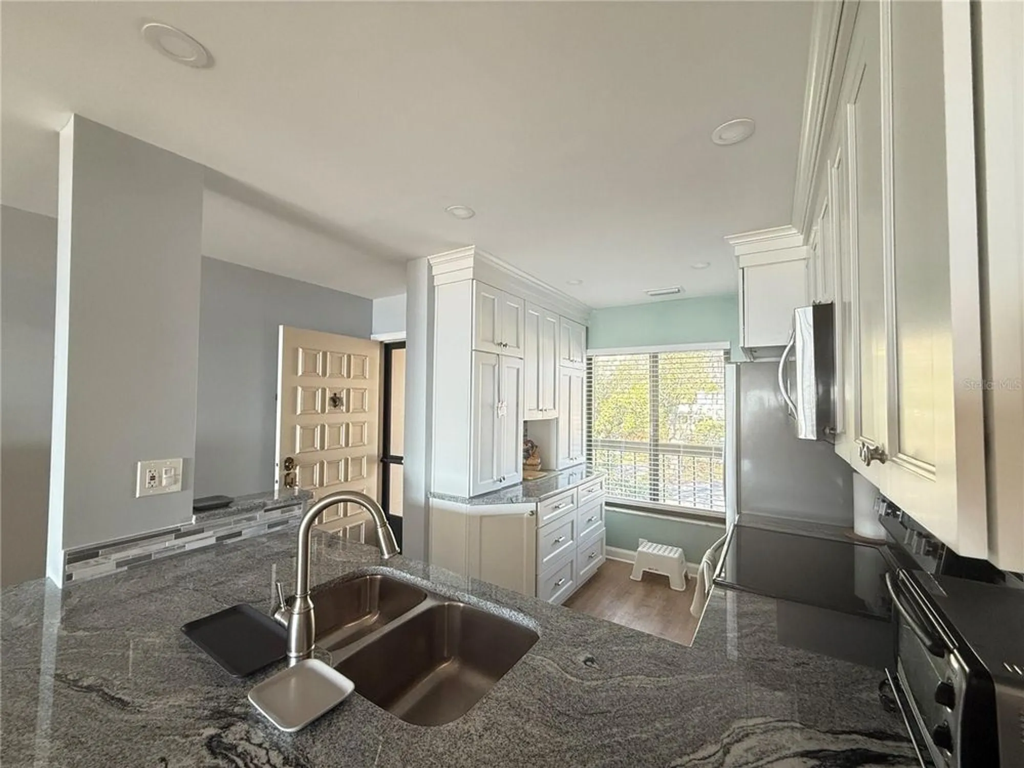 Property Slideshow image 7 of 35 | 6268 palma del mar blvd s apt 215, St Petersburg, FL, 33715