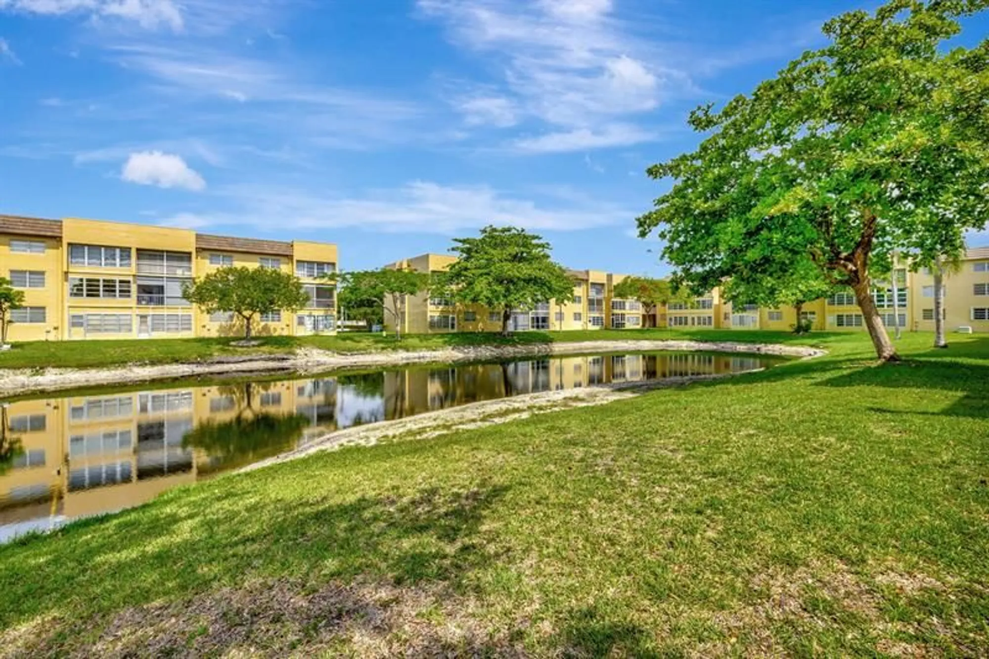 Property Slideshow image 21 of 31 | 5860 nw 64th ave apt 201, Tamarac, FL, 33319
