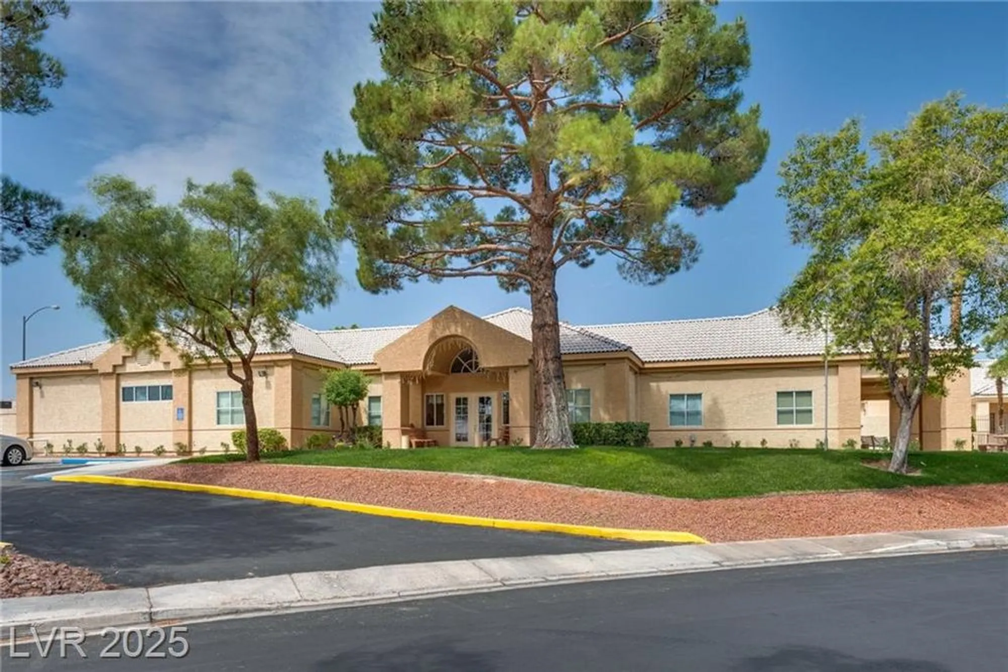 Property Slideshow image 27 of 29 | 421 wonderstone dr, Las Vegas, NV, 89107