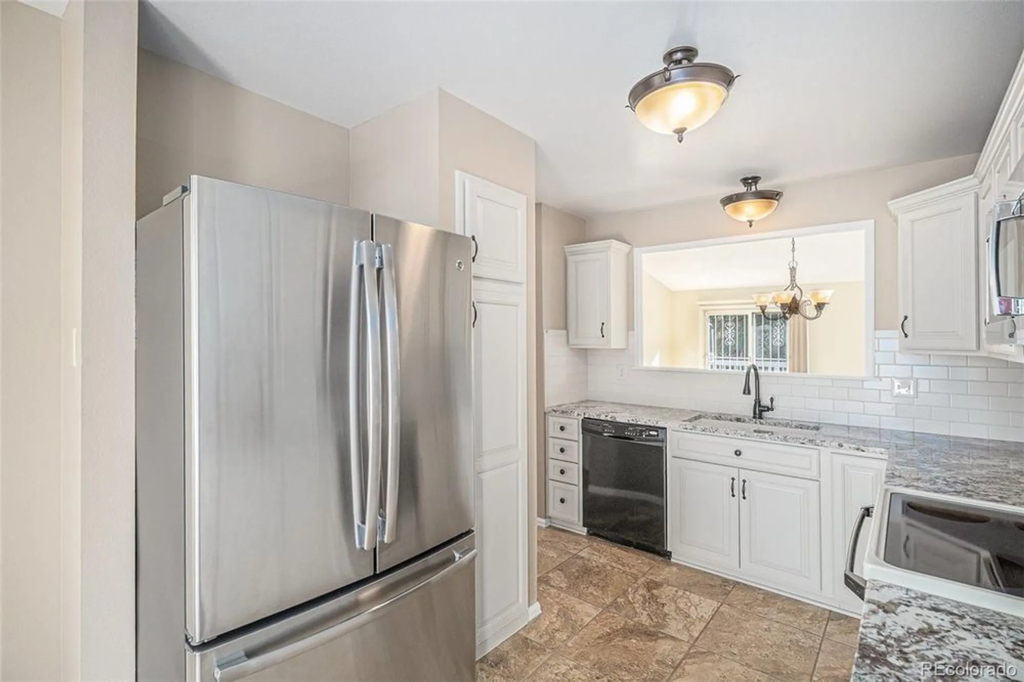 Property Slideshow image 6 of 25 | 16 shetland ct, Highlands Ranch, CO, 80130