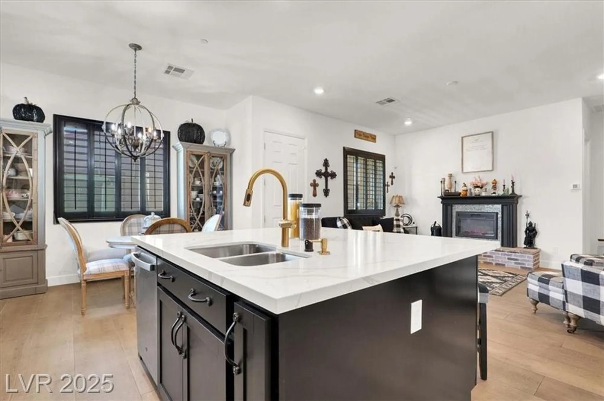 Property Slideshow image 16 of 45 | 727 chopin hills st, Henderson, NV, 89011