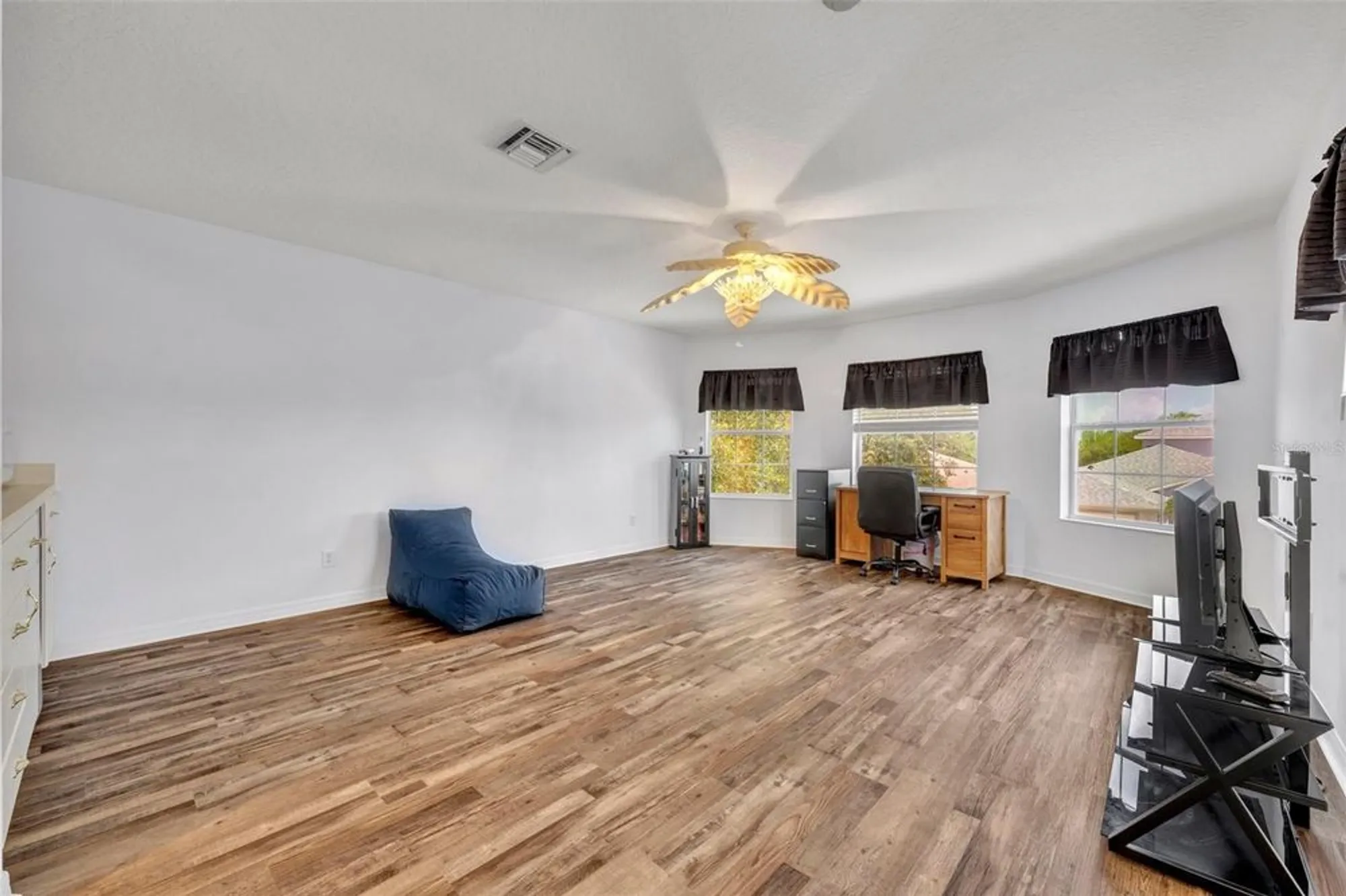 Property Slideshow image 30 of 65 | 5964 brittania blvd, Tavares, FL, 32778