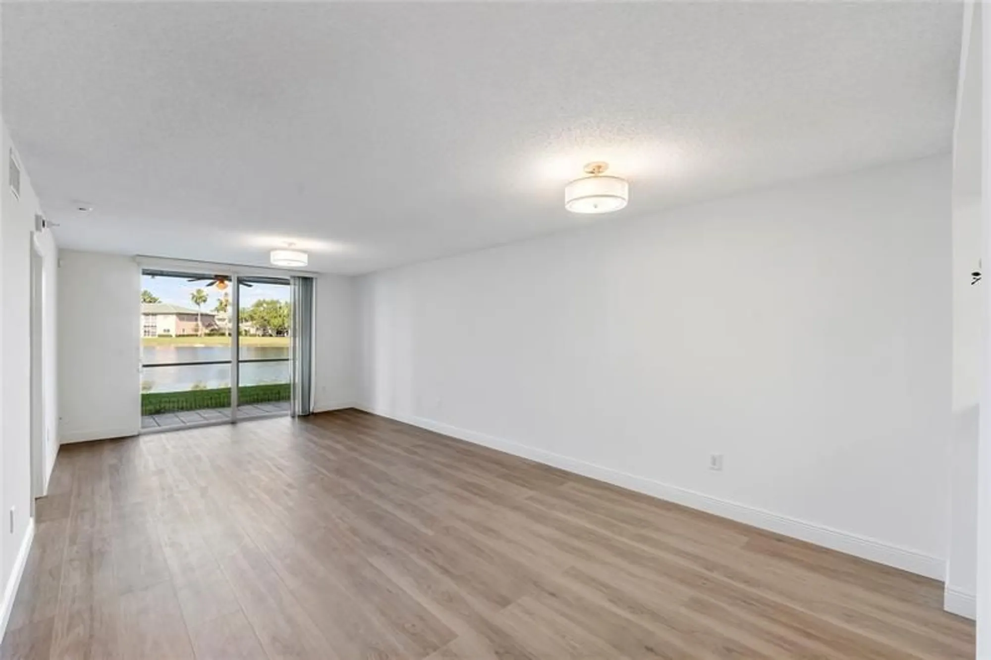 Property Slideshow image 25 of 73 | 7763 southampton ter 102, Tamarac, FL, 33321