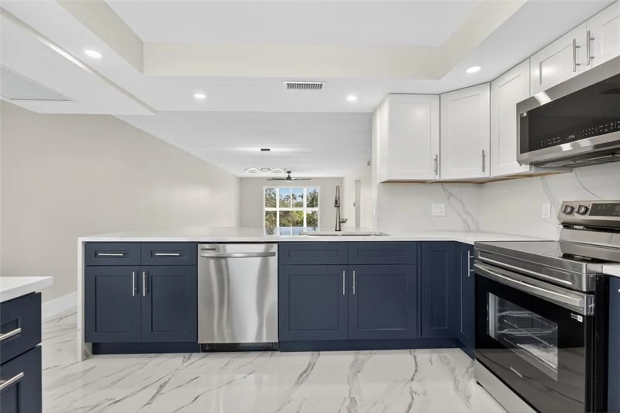 Property Slideshow image 9 of 83 | 3303 aruba way o4, Coconut Creek, FL, 33066