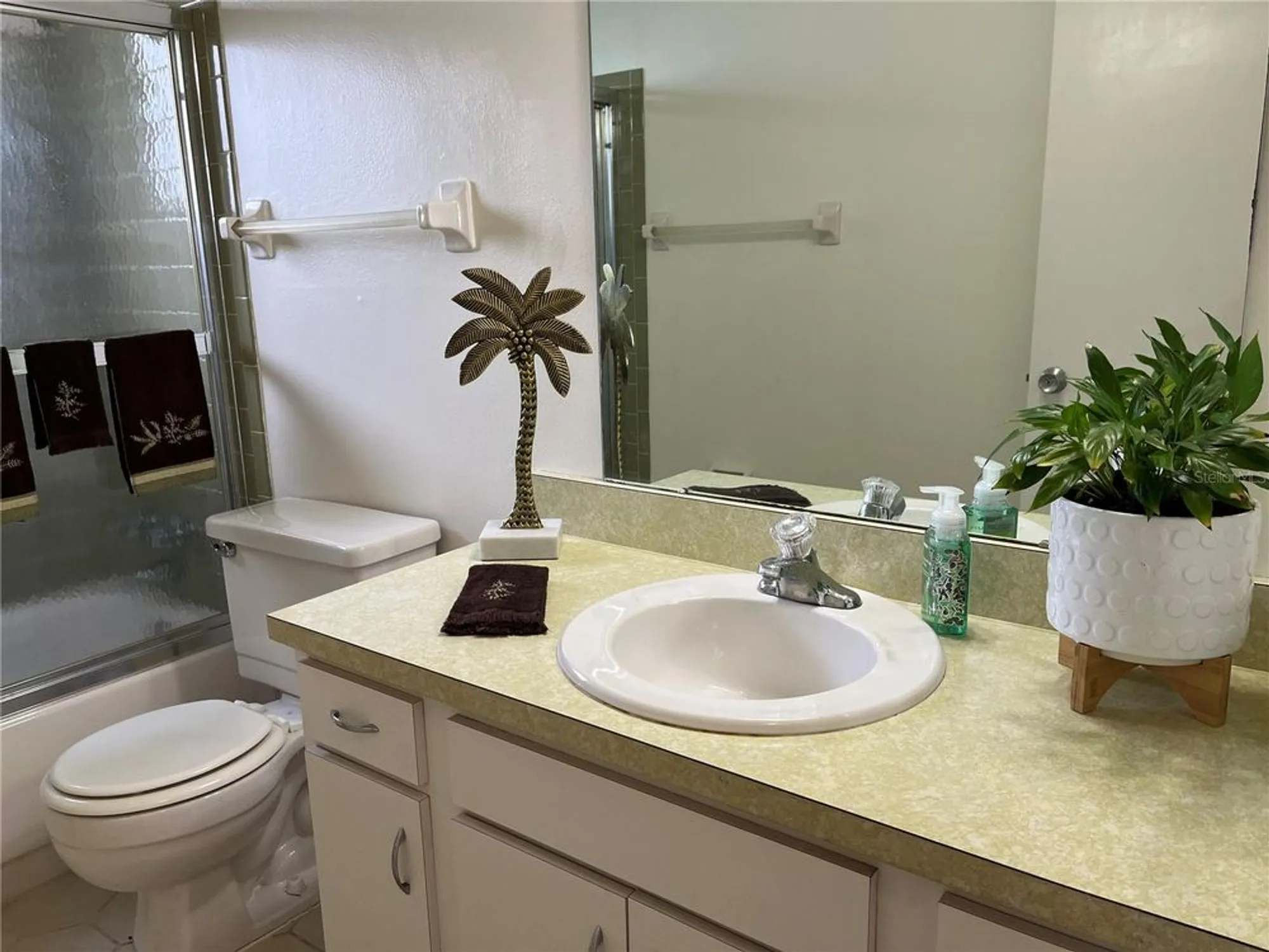 Property Slideshow image 30 of 37 | 6201 green view dr 130, Sarasota, FL, 34231