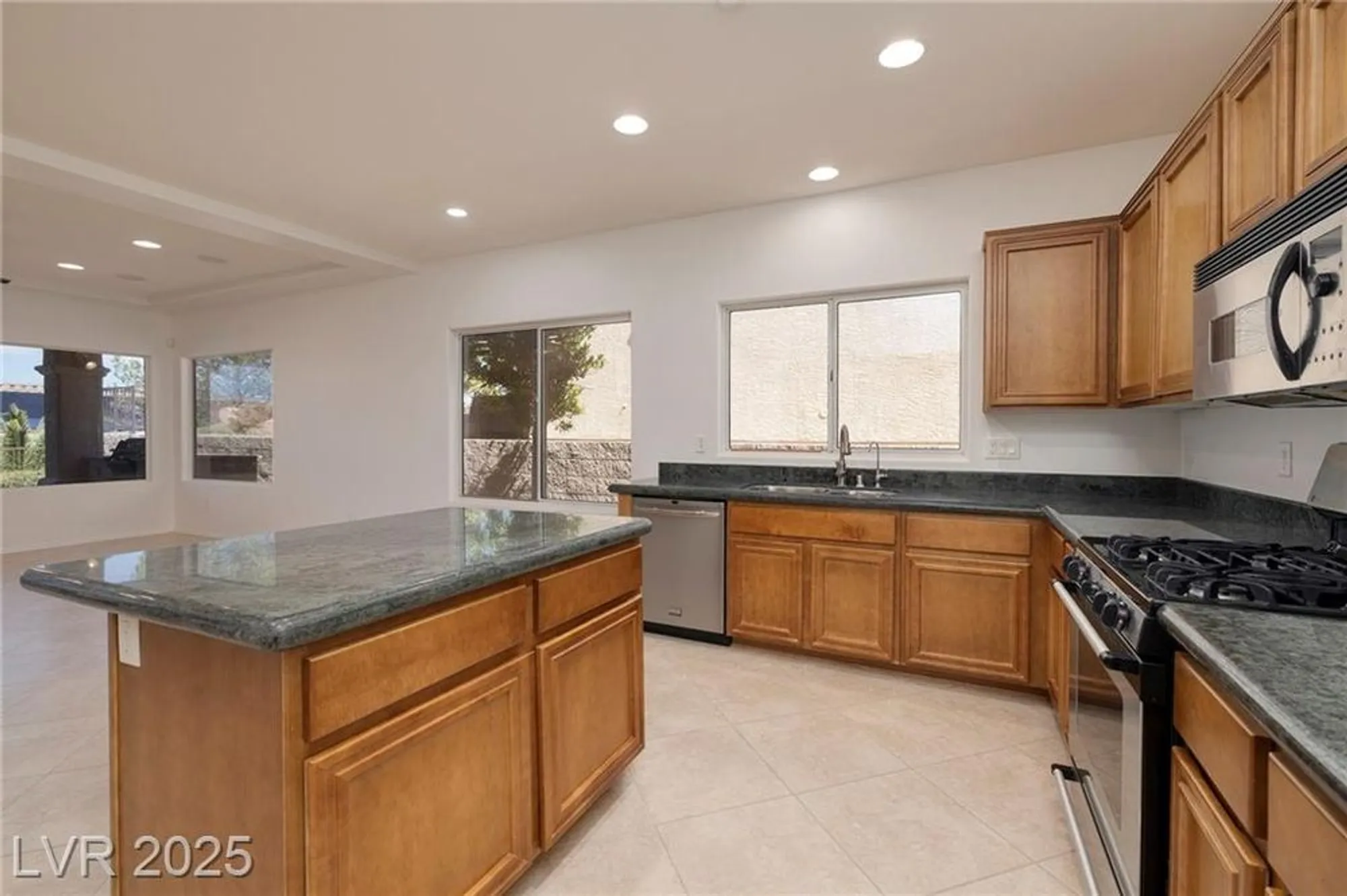 Property Slideshow image 13 of 50 | 1691 wellington springs ave, Henderson, NV, 89052