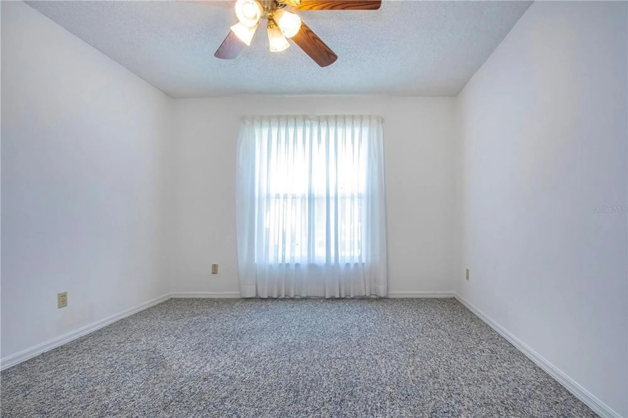 Property Slideshow image 40 of 60 | 2016 new bedford dr, Sun City Center, FL, 33573