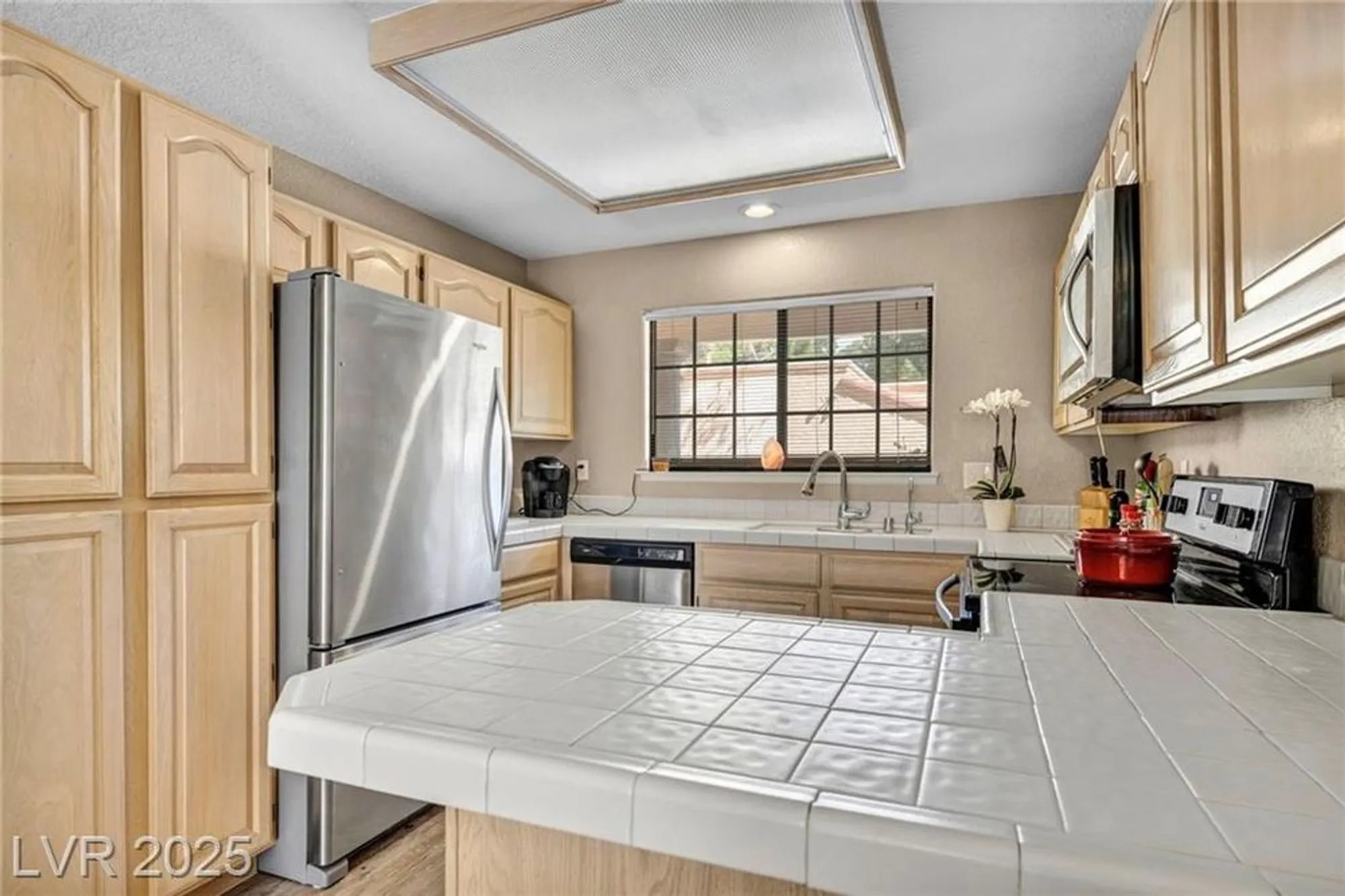 Property Slideshow image 6 of 44 | 2851 s valley view blvd unit 1025, Las Vegas, NV, 89102