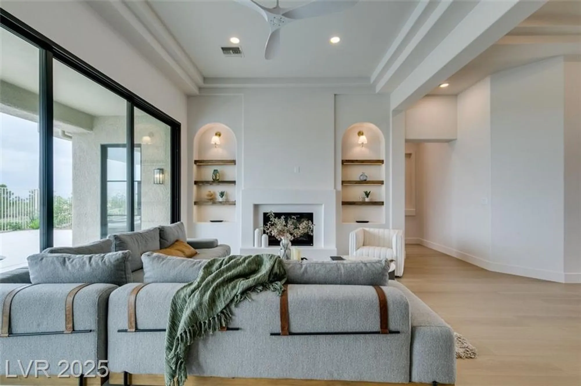 Property Slideshow image 13 of 39 | 2104 hot oak ridge st, Las Vegas, NV, 89134