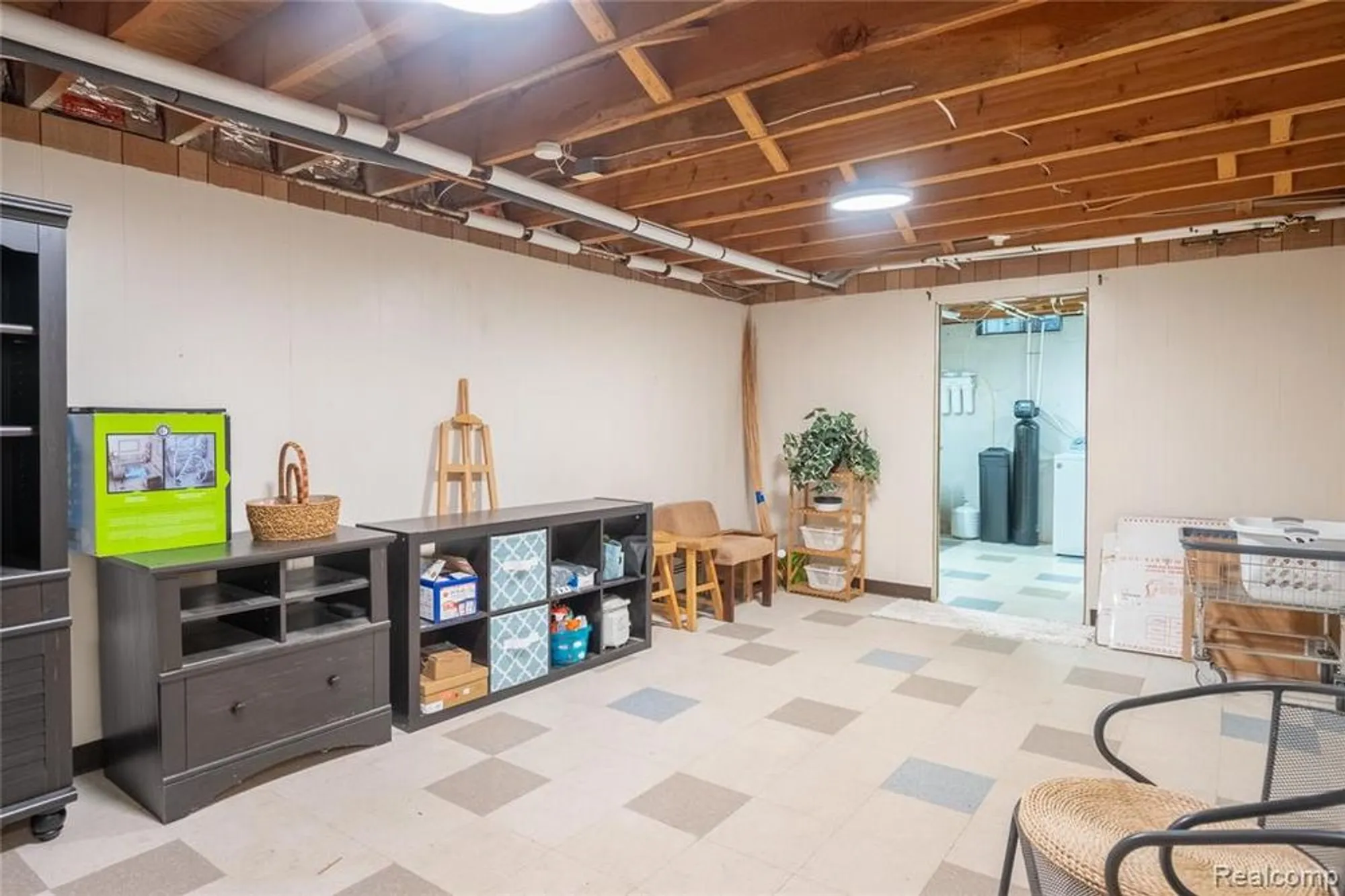 Property Slideshow image 24 of 36 | 61021 heritage blvd # 4, South Lyon, MI, 48178