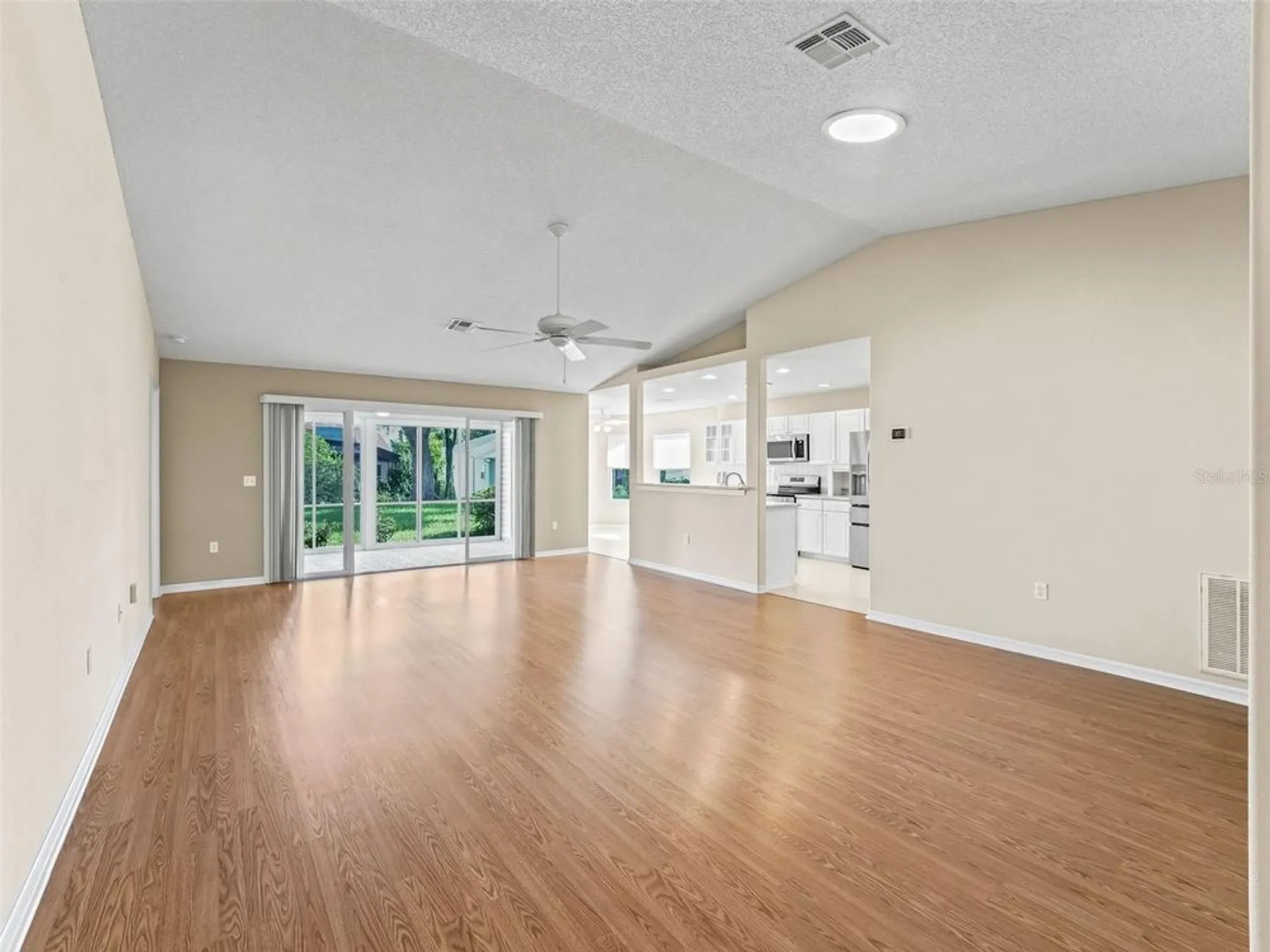 Property Slideshow image 5 of 30 | 721 timbercrest dr, Leesburg, FL, 34748