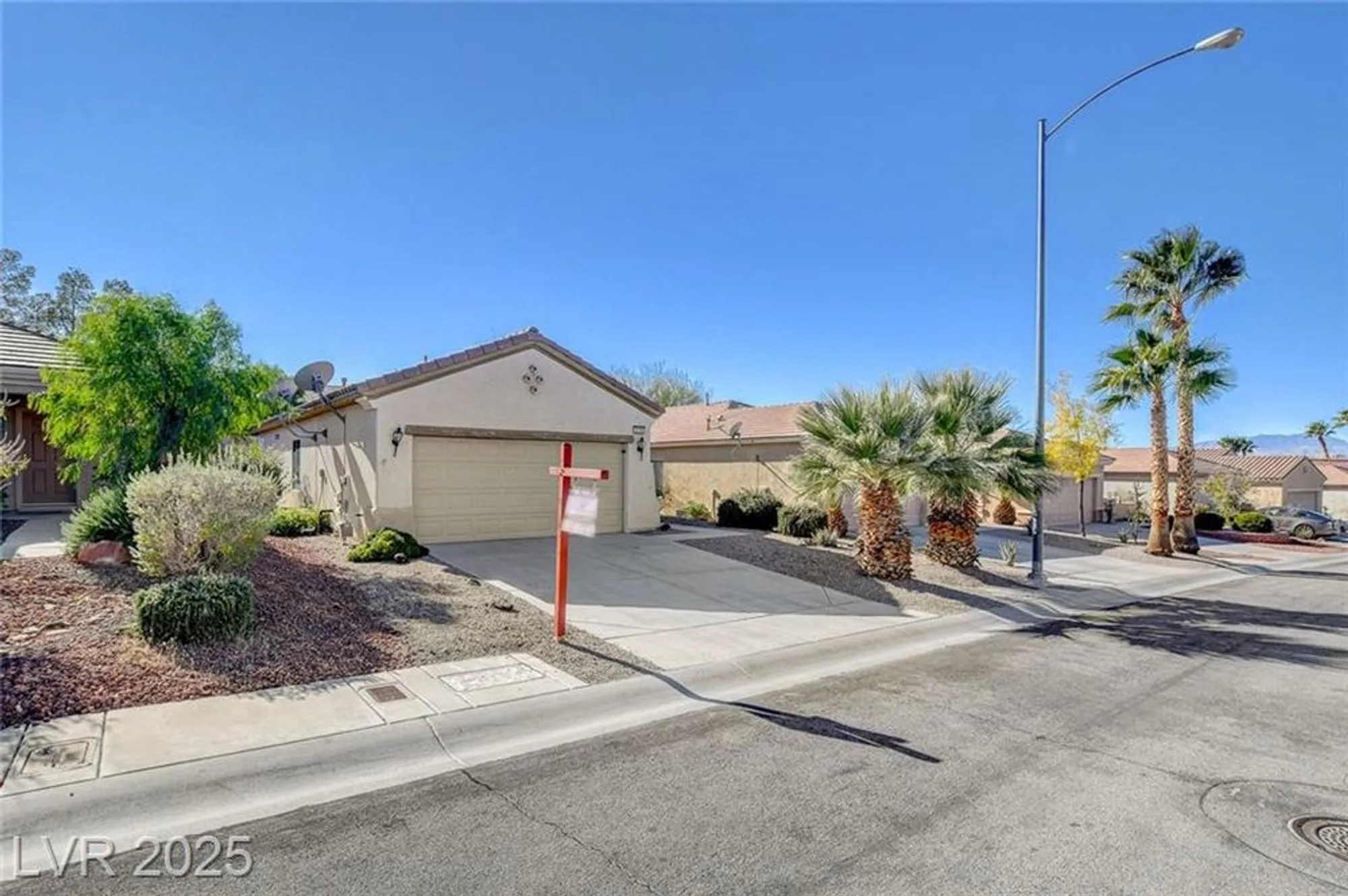 Property Slideshow image 2 of 45 | 2839 sapphire desert dr, Henderson, NV, 89052