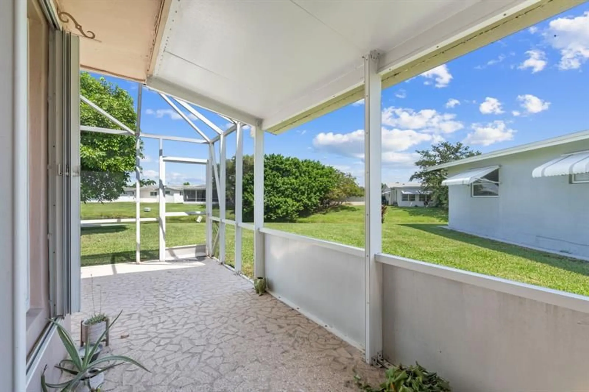 Property Slideshow image 22 of 34 | 1165 nw 67th ave, Margate, FL, 33063